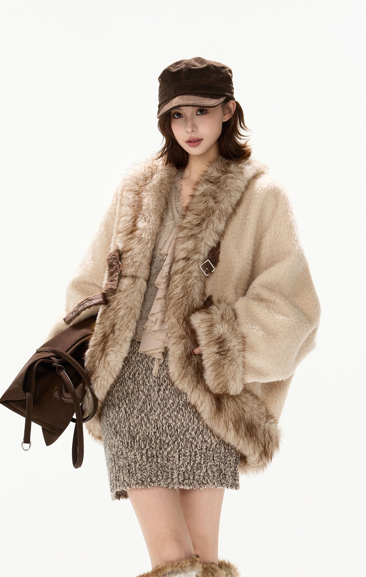 CYGNENOYR Faux-Fur Trim Buckled Teddy Coat