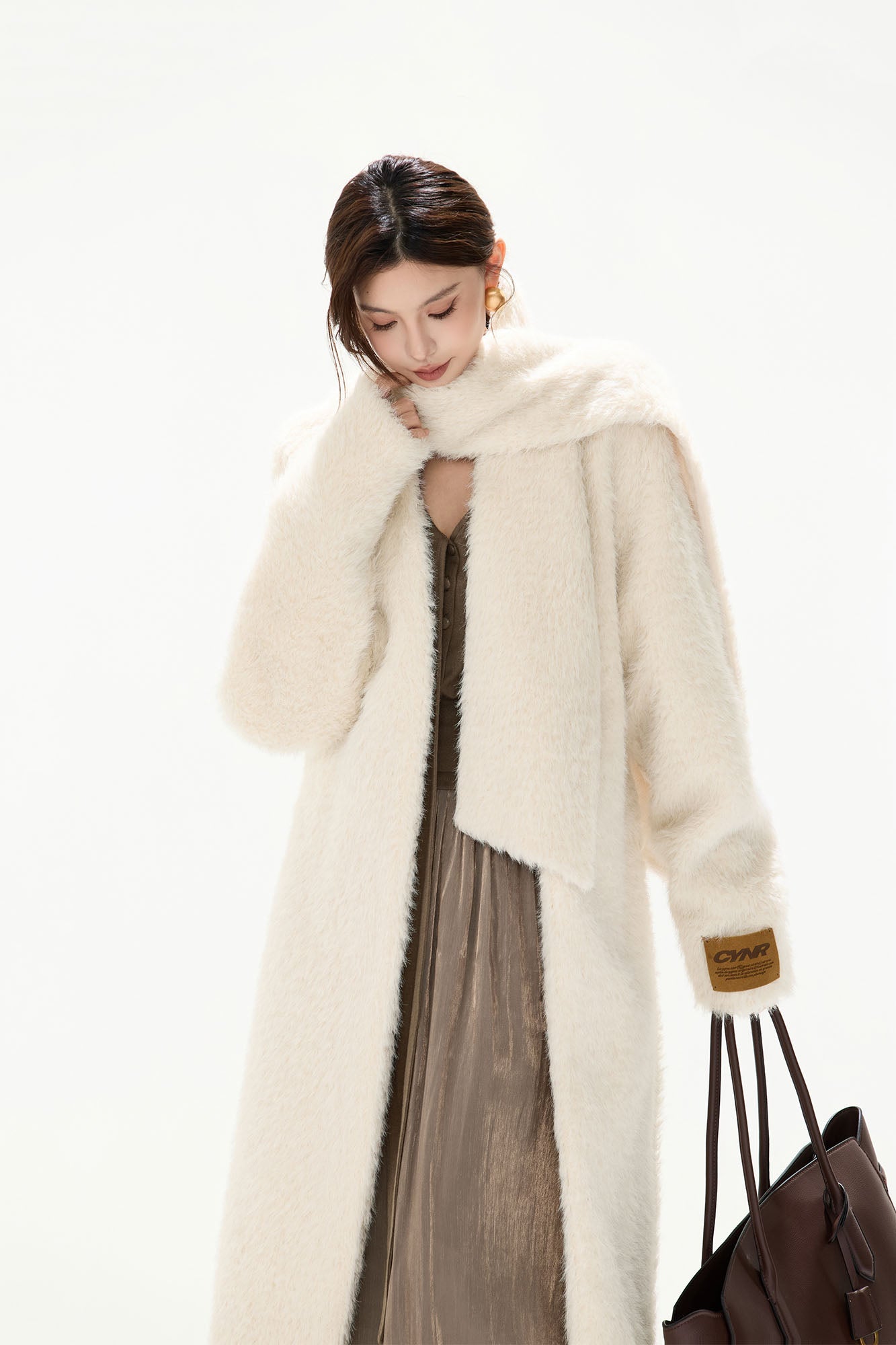 CYGNENOYR Classic Plush Wool-Blend Longline Coat