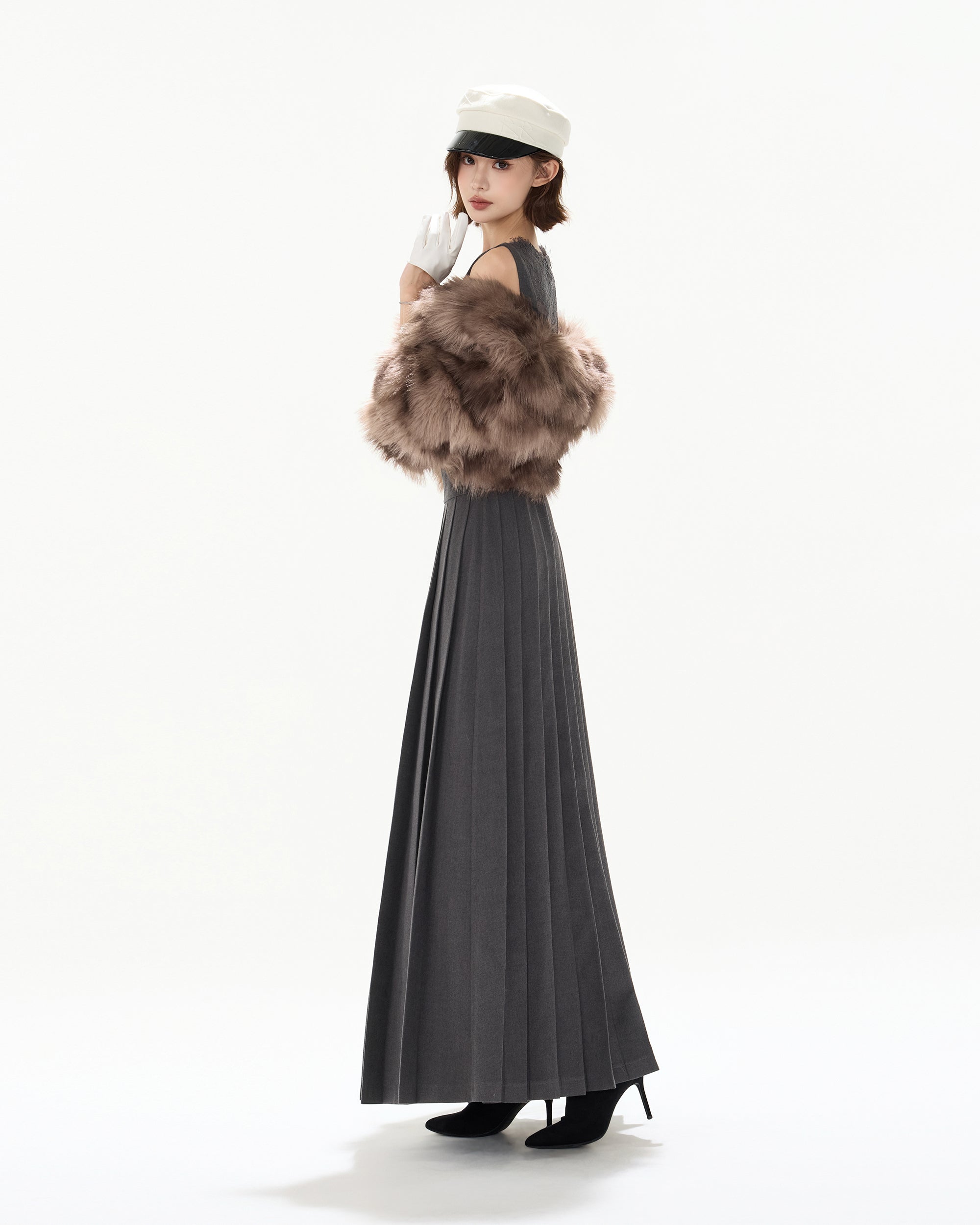 CYGNENOYR Brushed Lace-Back Pleated Maxi Dress Gray