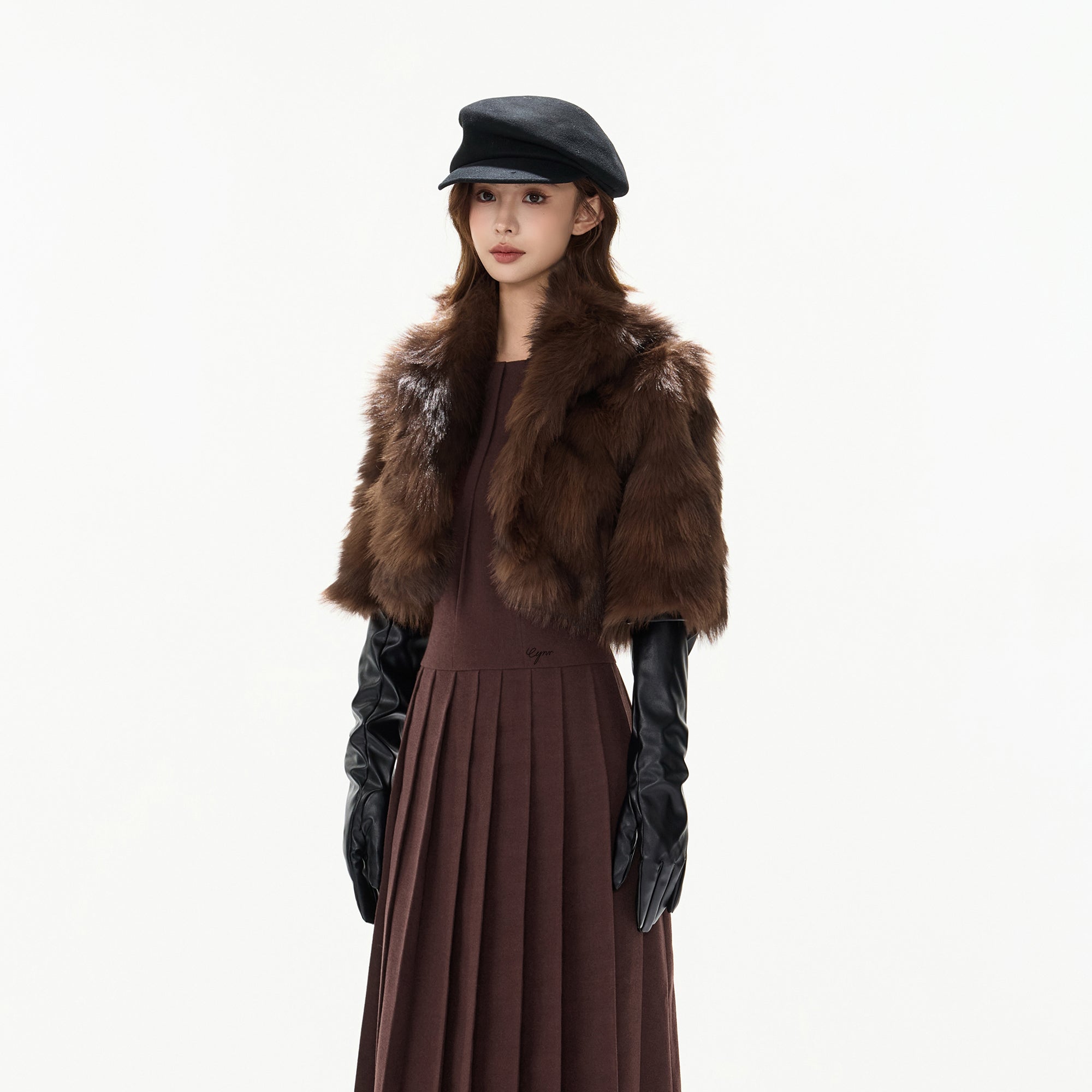 CYGNENOYR Faux Fur Half-Sleeve Cropped Jacket Brown