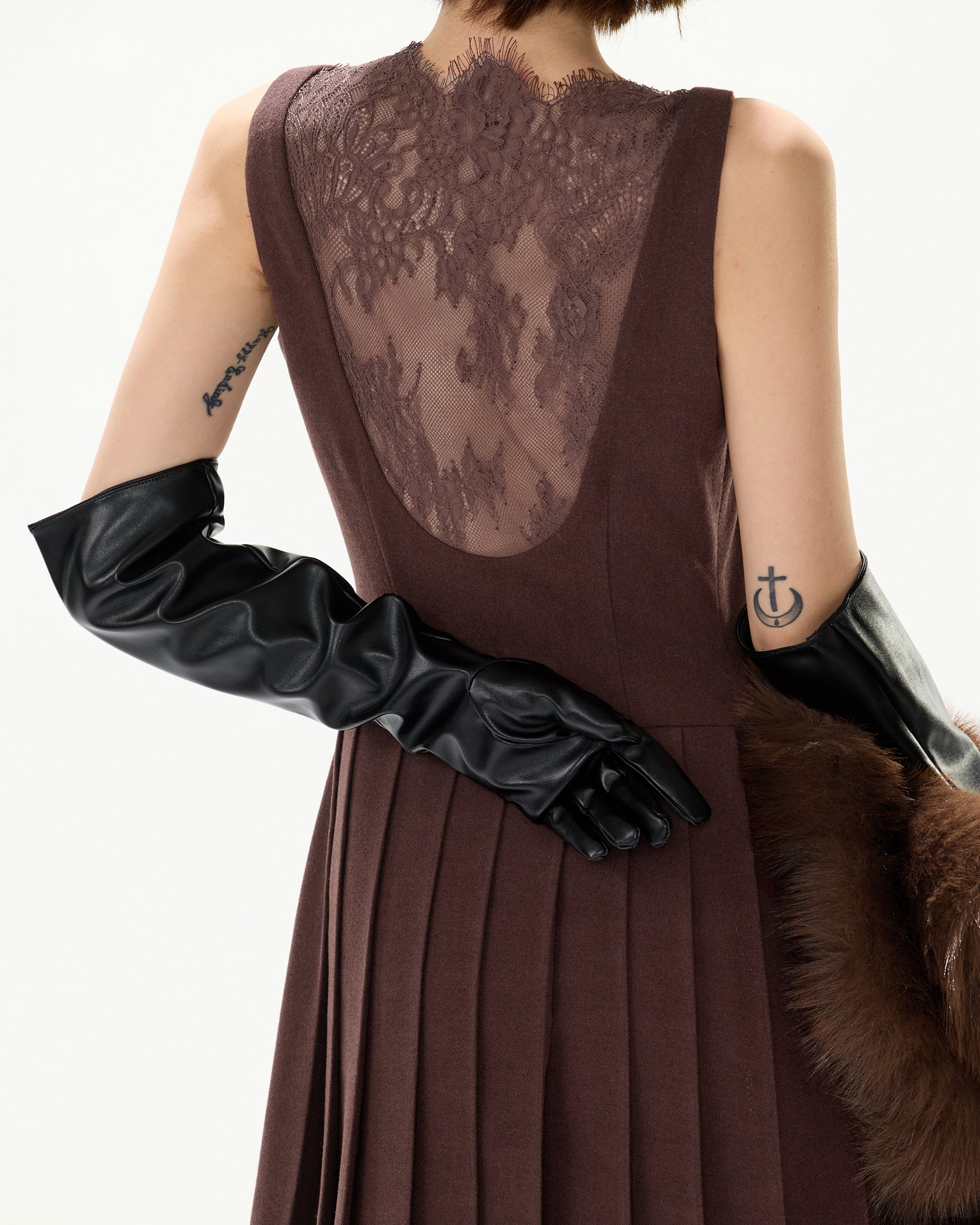CYGNENOYR Brushed Lace-Back Pleated Maxi Dress Brown
