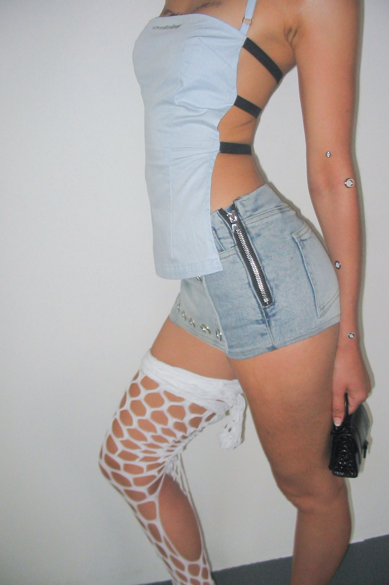 NEVER OFFEND L ANGEL Cut-Out Backless Halter Top