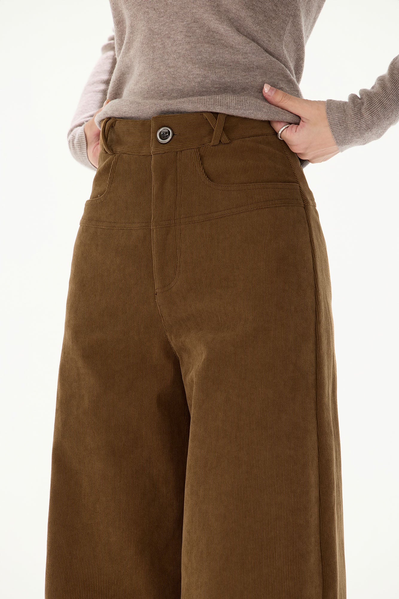 CYGNENOYR Essential Corduroy Wide-Leg Pants