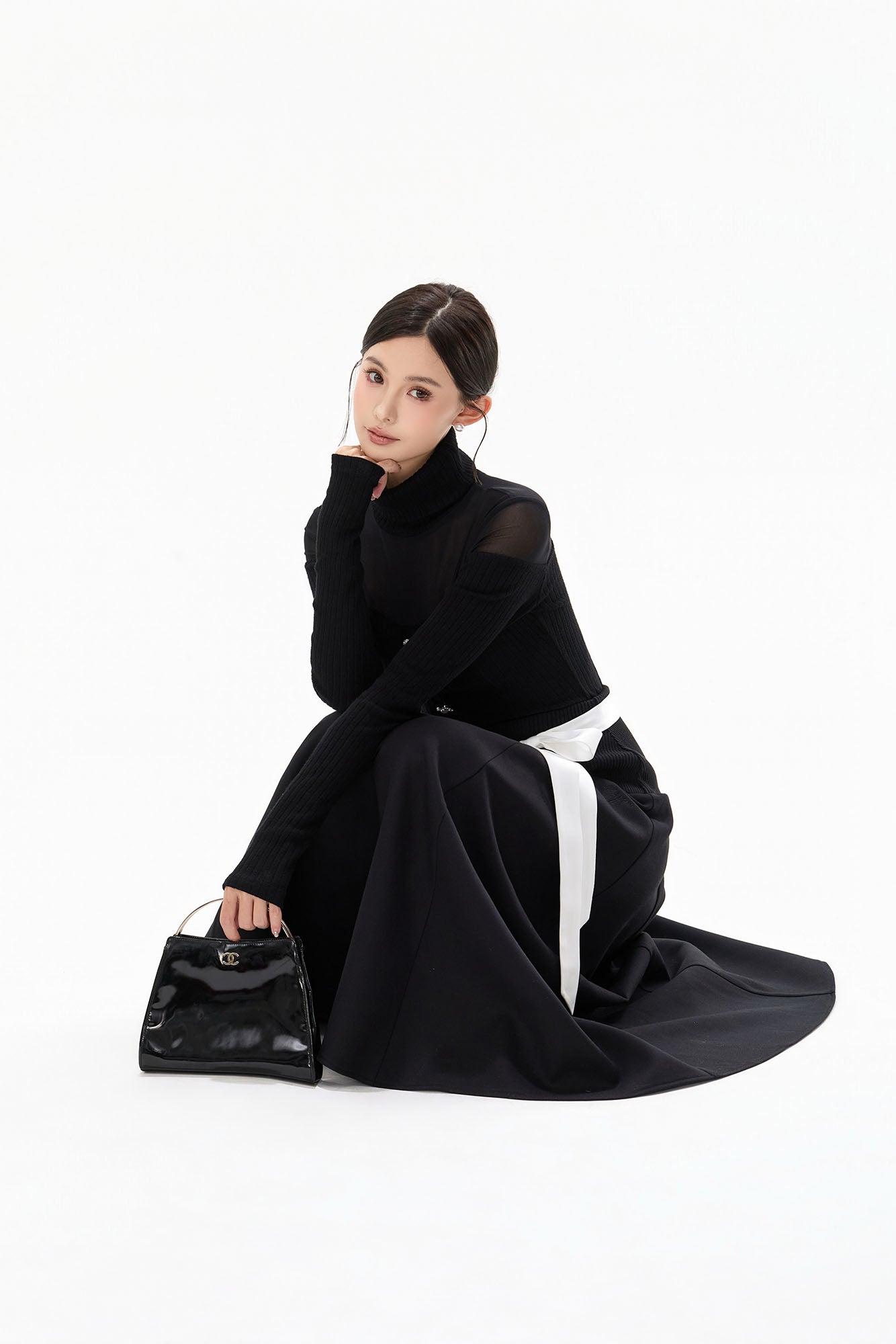 CYGNENOYR Ribbed-Waist Maxi Skirt with Contrast Ribbon