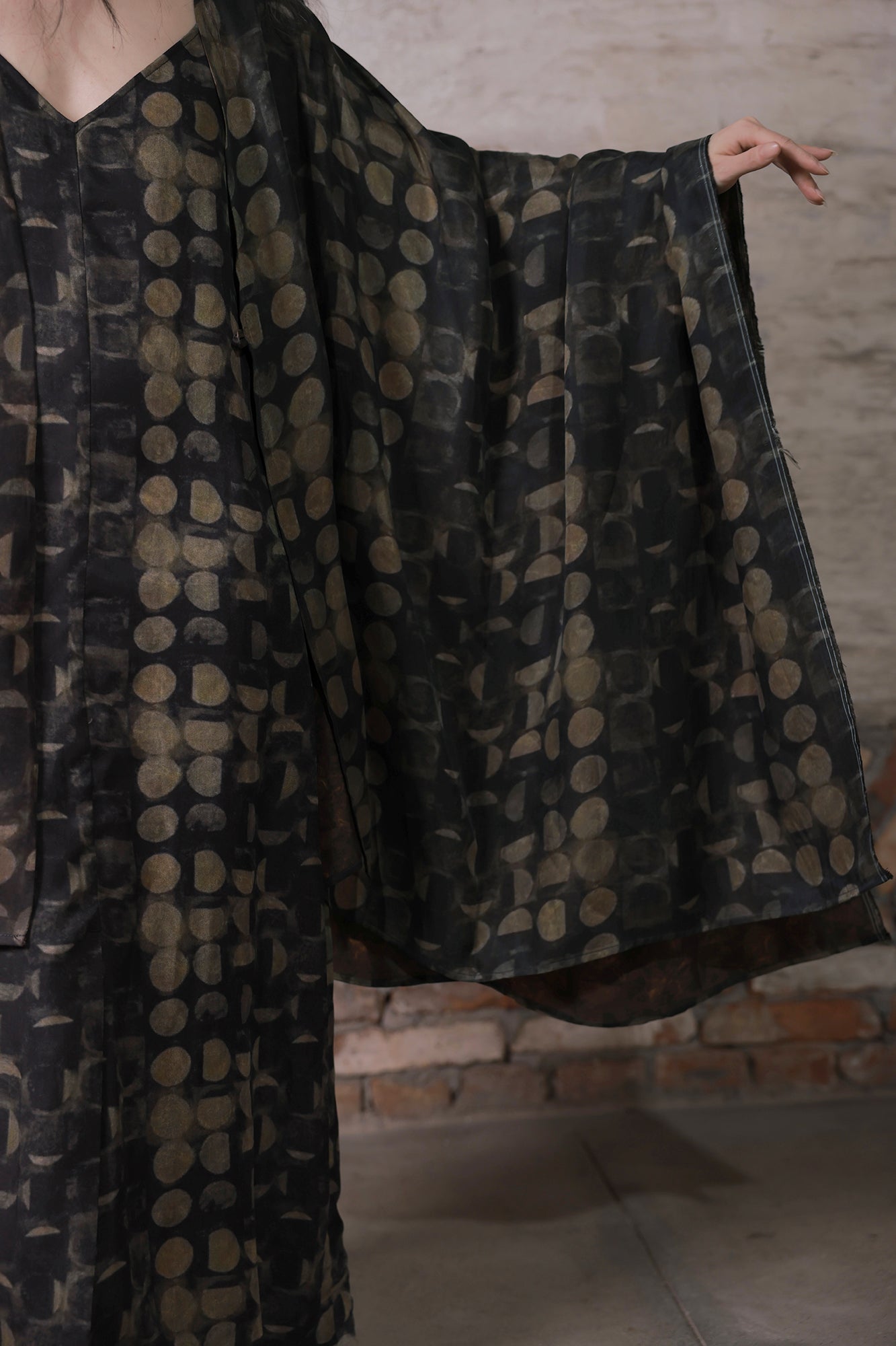 INCH LIM Asymmetric Polka-Dot Full-Print Jacket