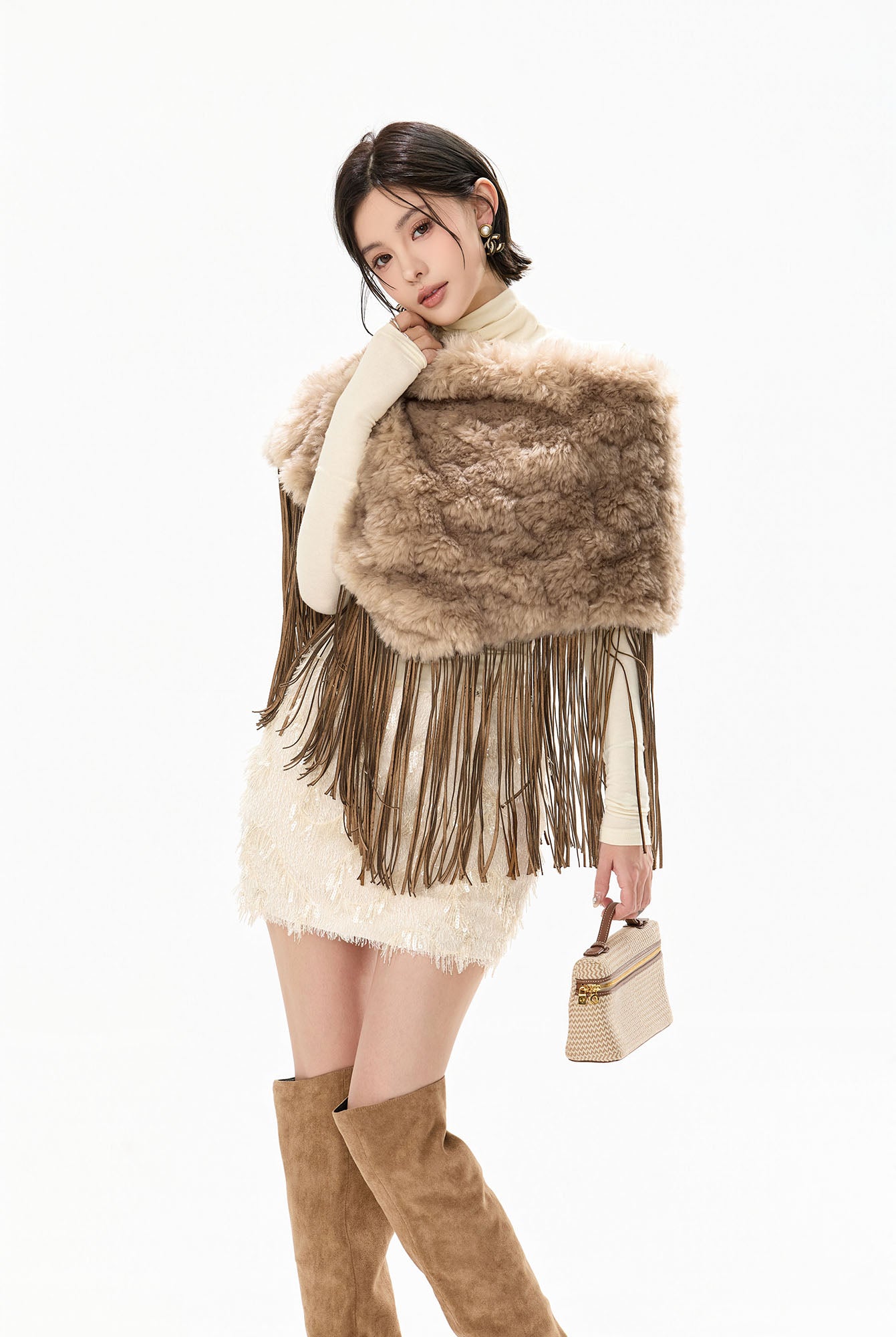 CYGNENOYR Faux Fur Fringe Capelet