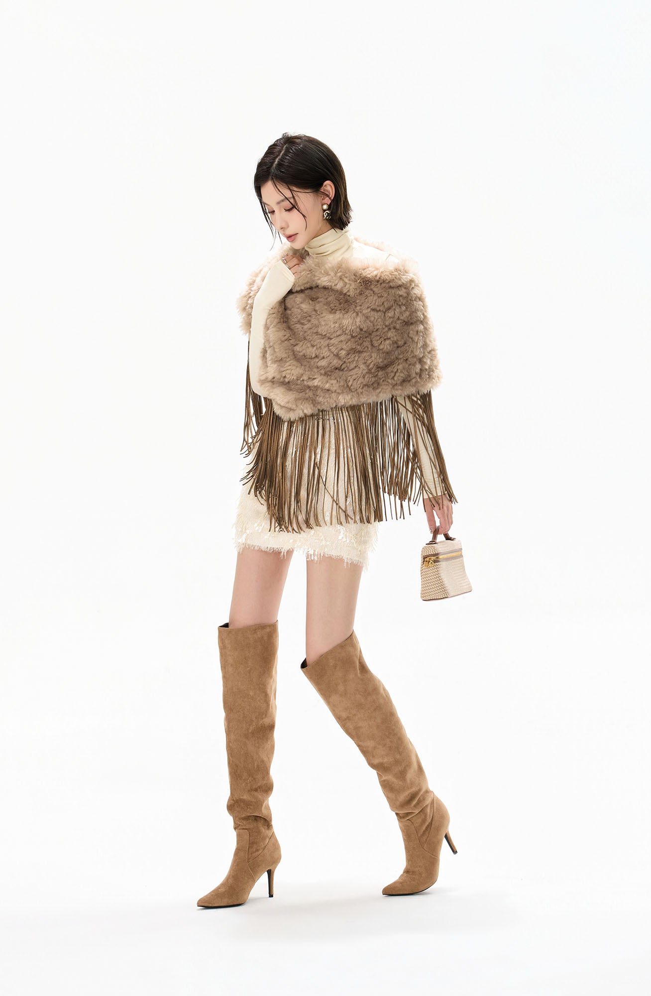 CYGNENOYR Faux Fur Fringe Capelet