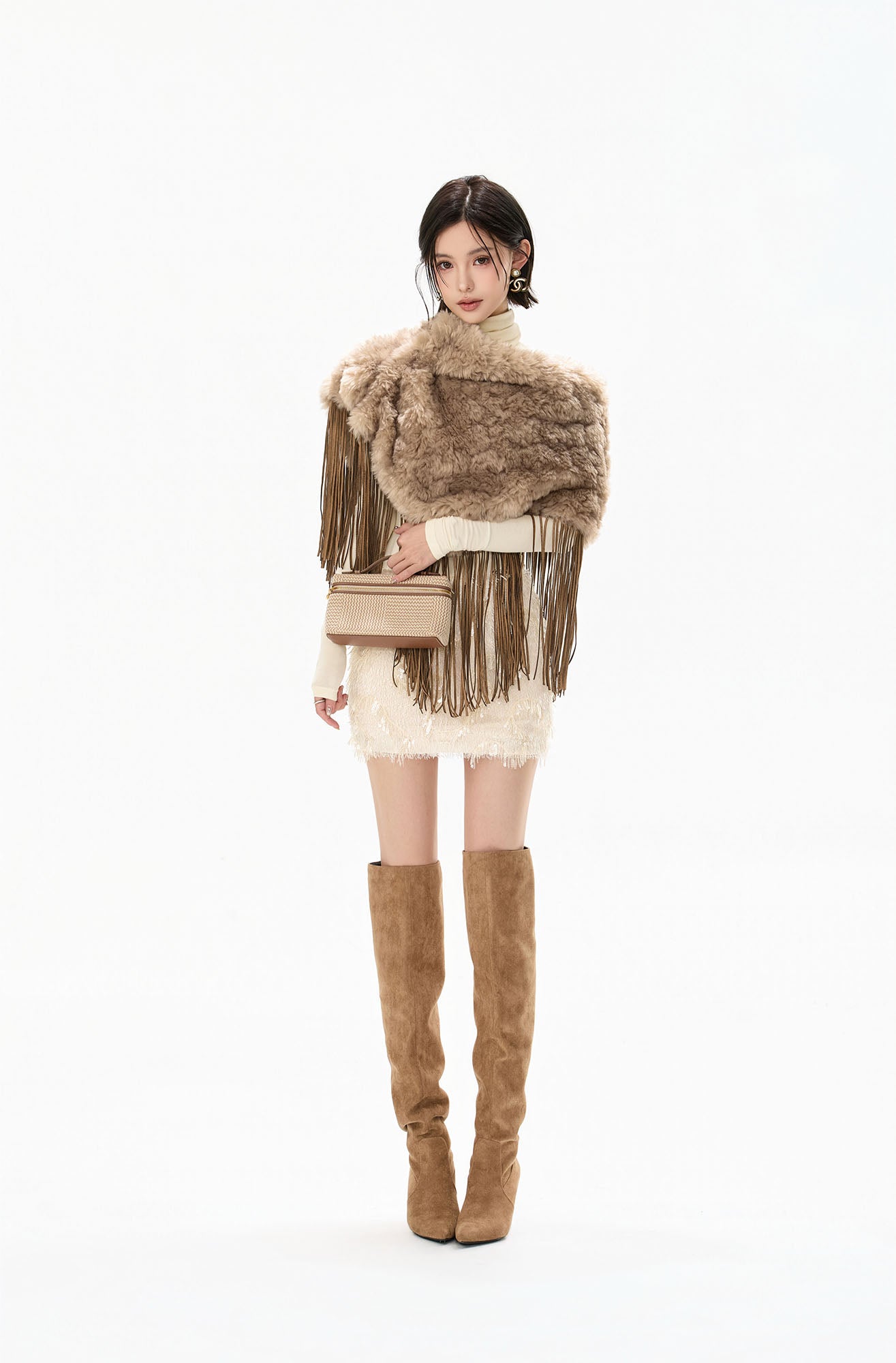 CYGNENOYR Faux Fur Fringe Capelet