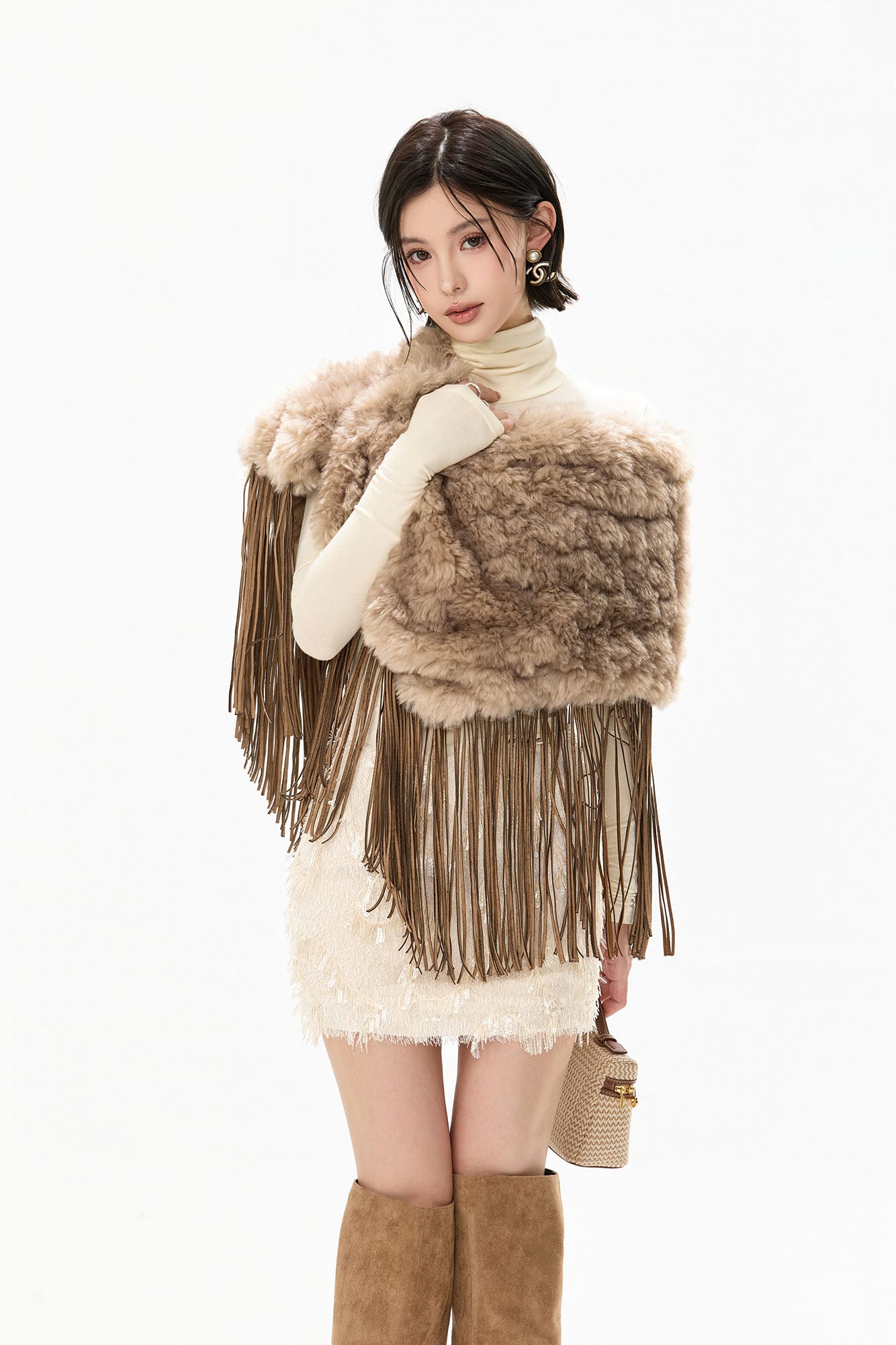 CYGNENOYR Faux Fur Fringe Capelet