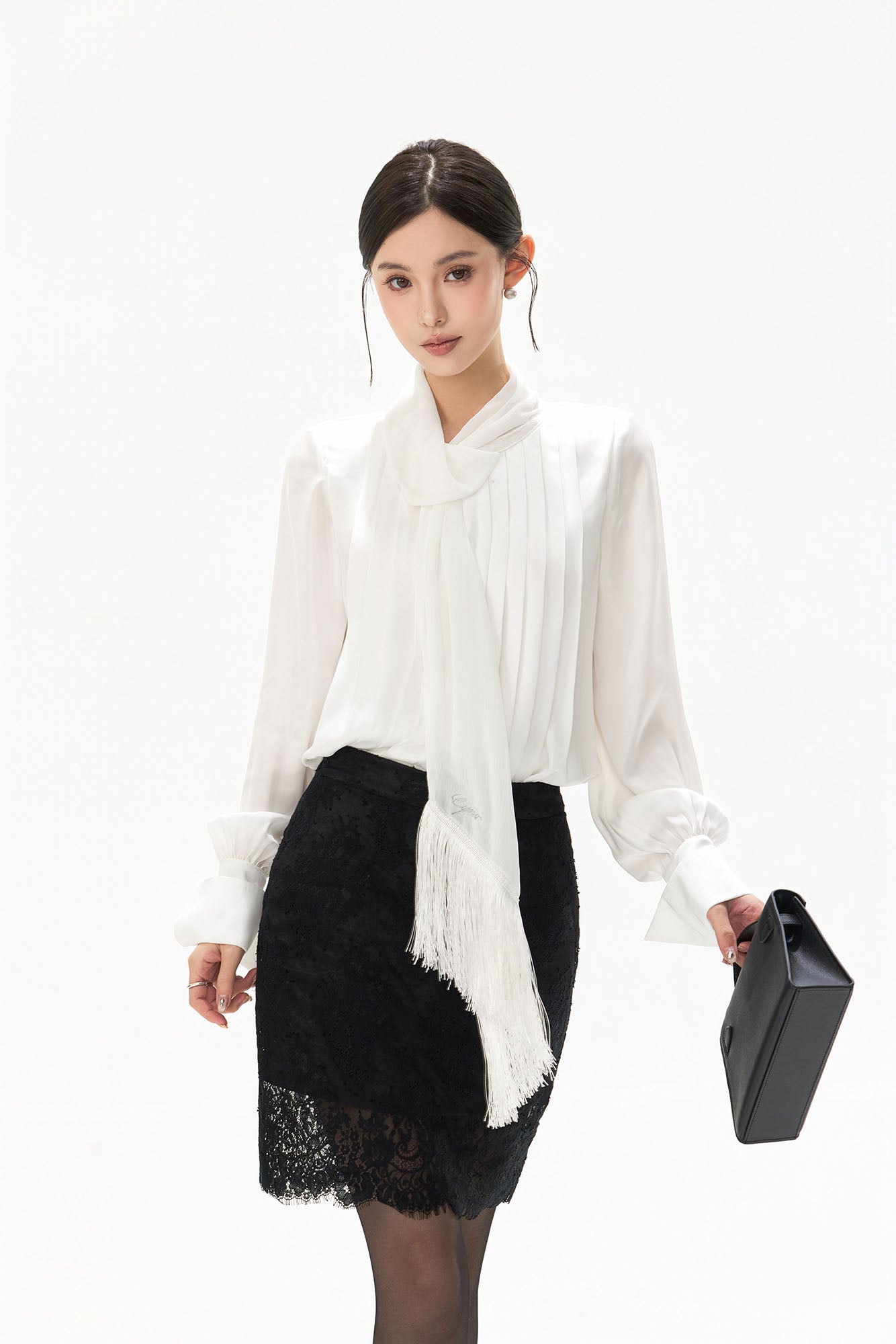 CYGNENOYR Pleated Fringe Tie-Neck Shirt