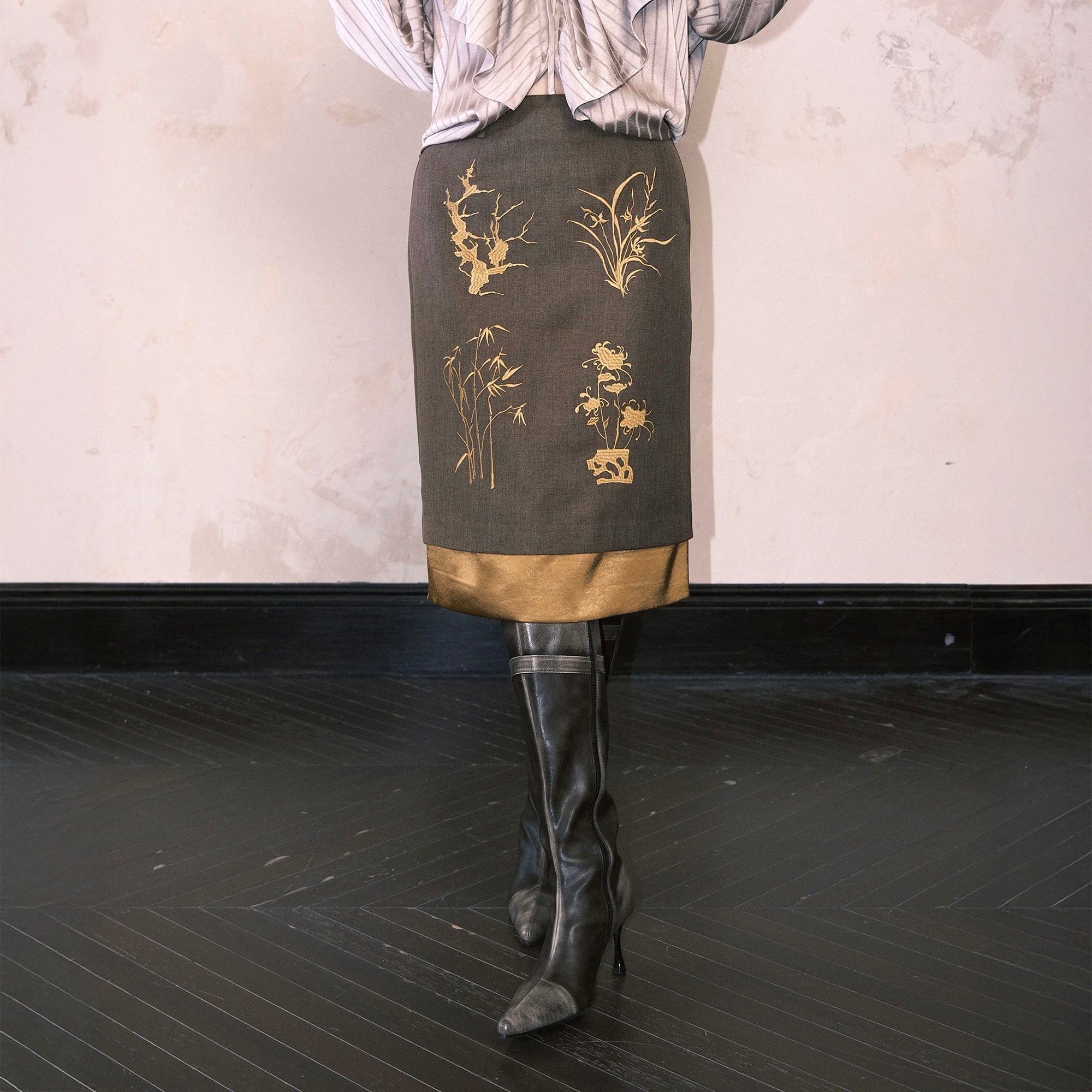 WHYNOTDANCE Gold Embroidery Contrast Hem Midi Skirt