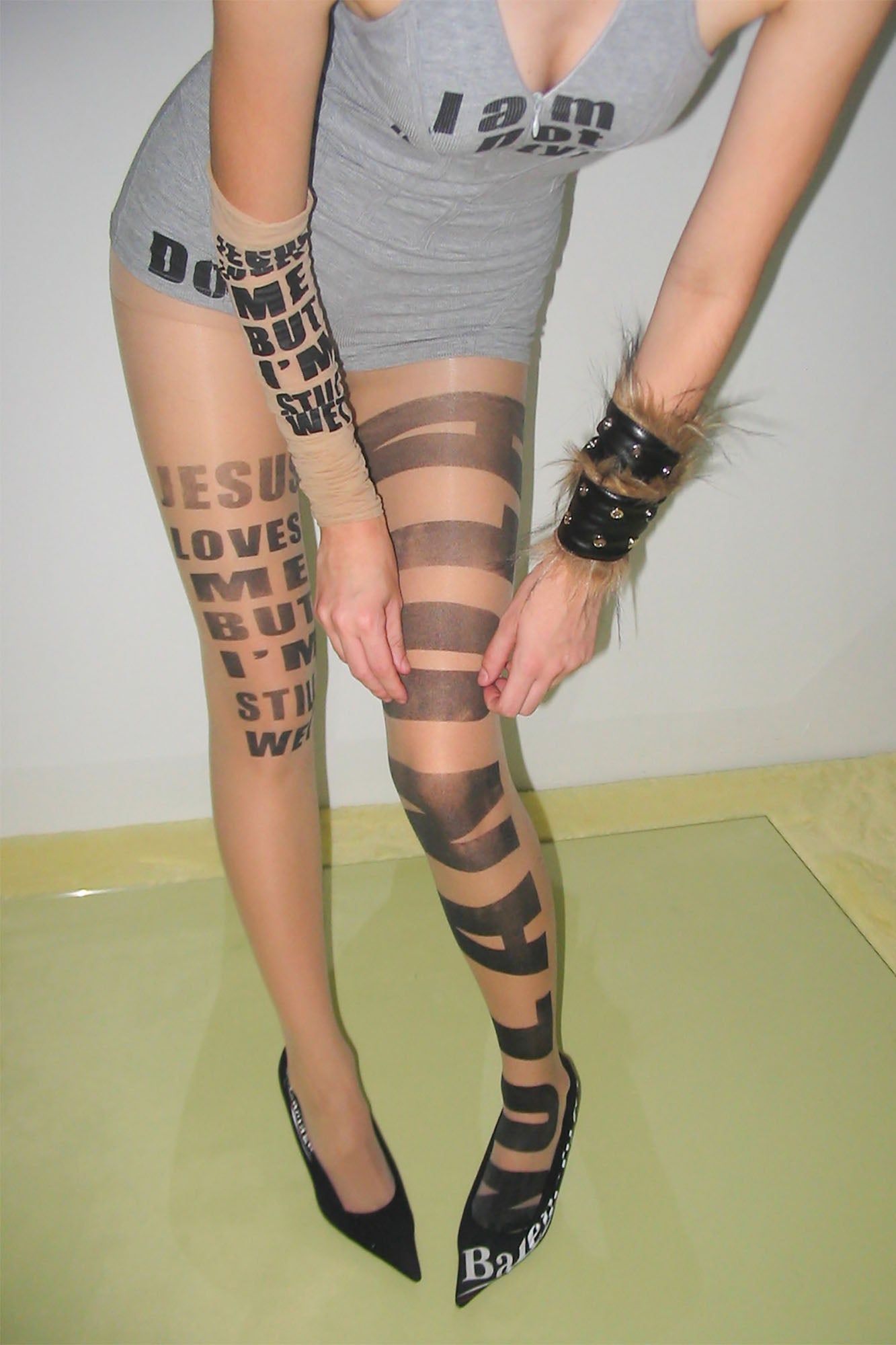 NEVER OFFEND L ANGEL Ultra-Sheer Graphic Tights