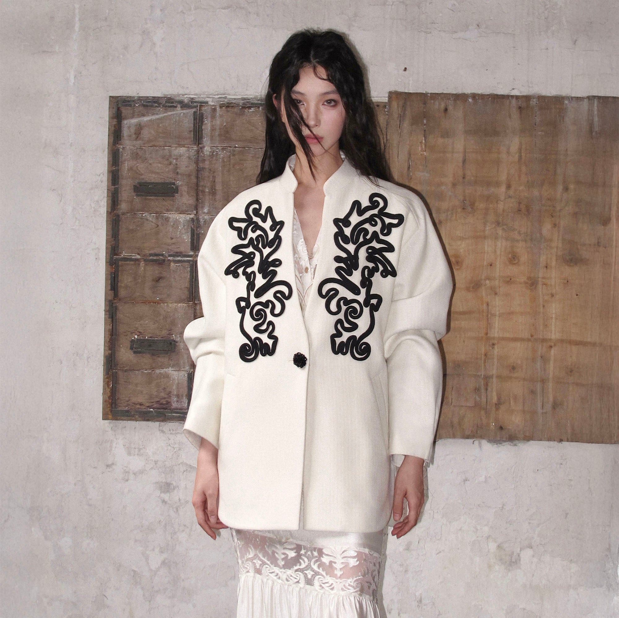 WHYNOTDANCE Embroidery Totem V-Neck Single-Button Coat