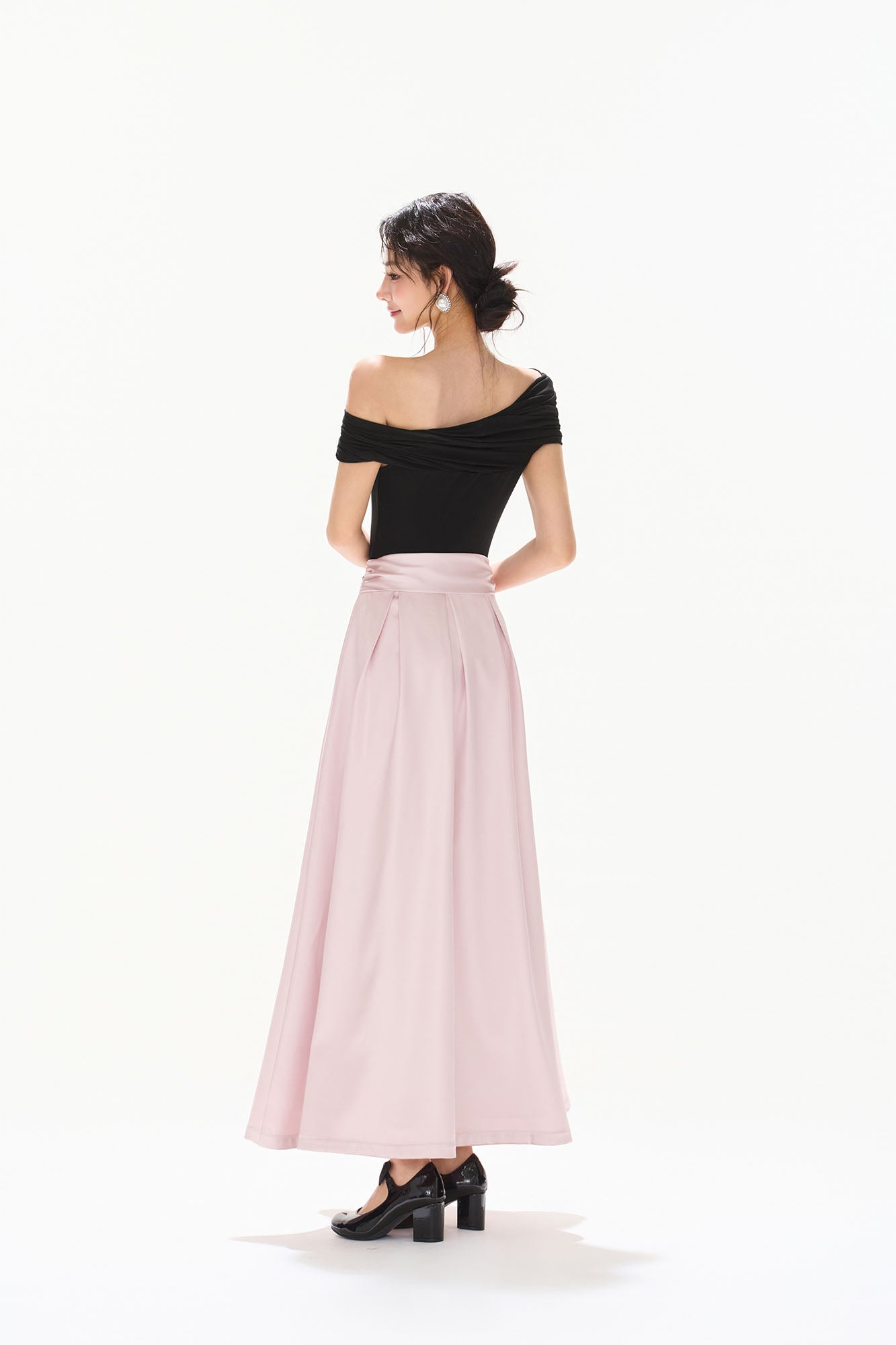 CYNR Off-Shoulder Bow-Waist Satin Maxi Dress