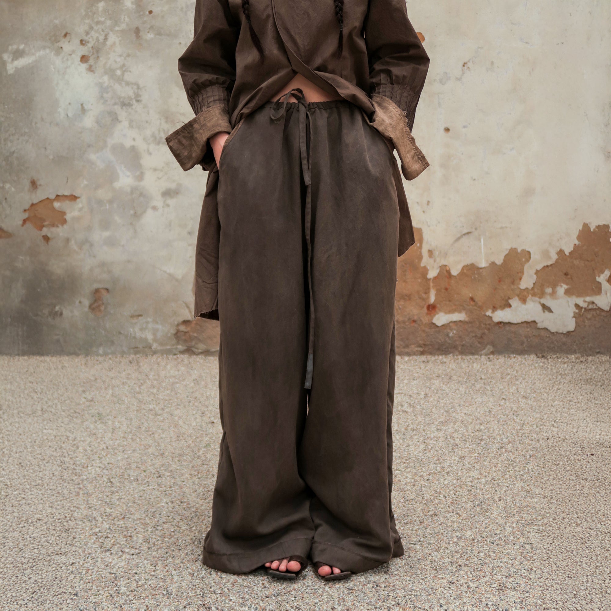 INCH LIM Contrast-Trim Drawstring Wide-Leg Pants