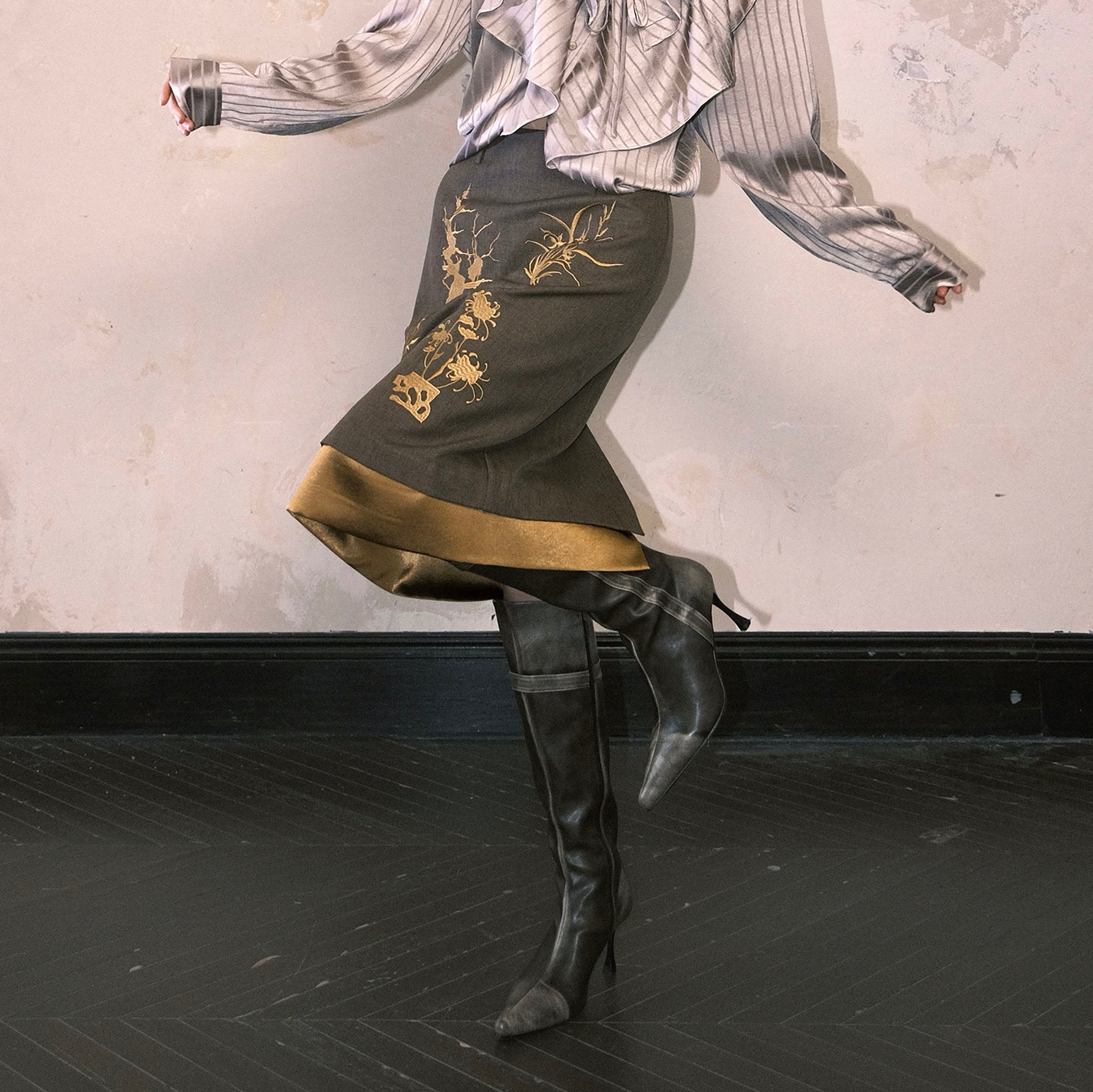 WHYNOTDANCE Gold Embroidery Contrast Hem Midi Skirt