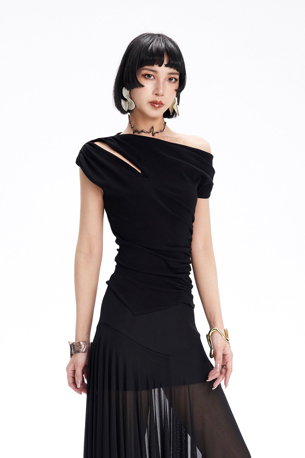 TINY IN STUDIO Asymmetrical Off-Shoulder Cut-Out Ruched T-Shirt
