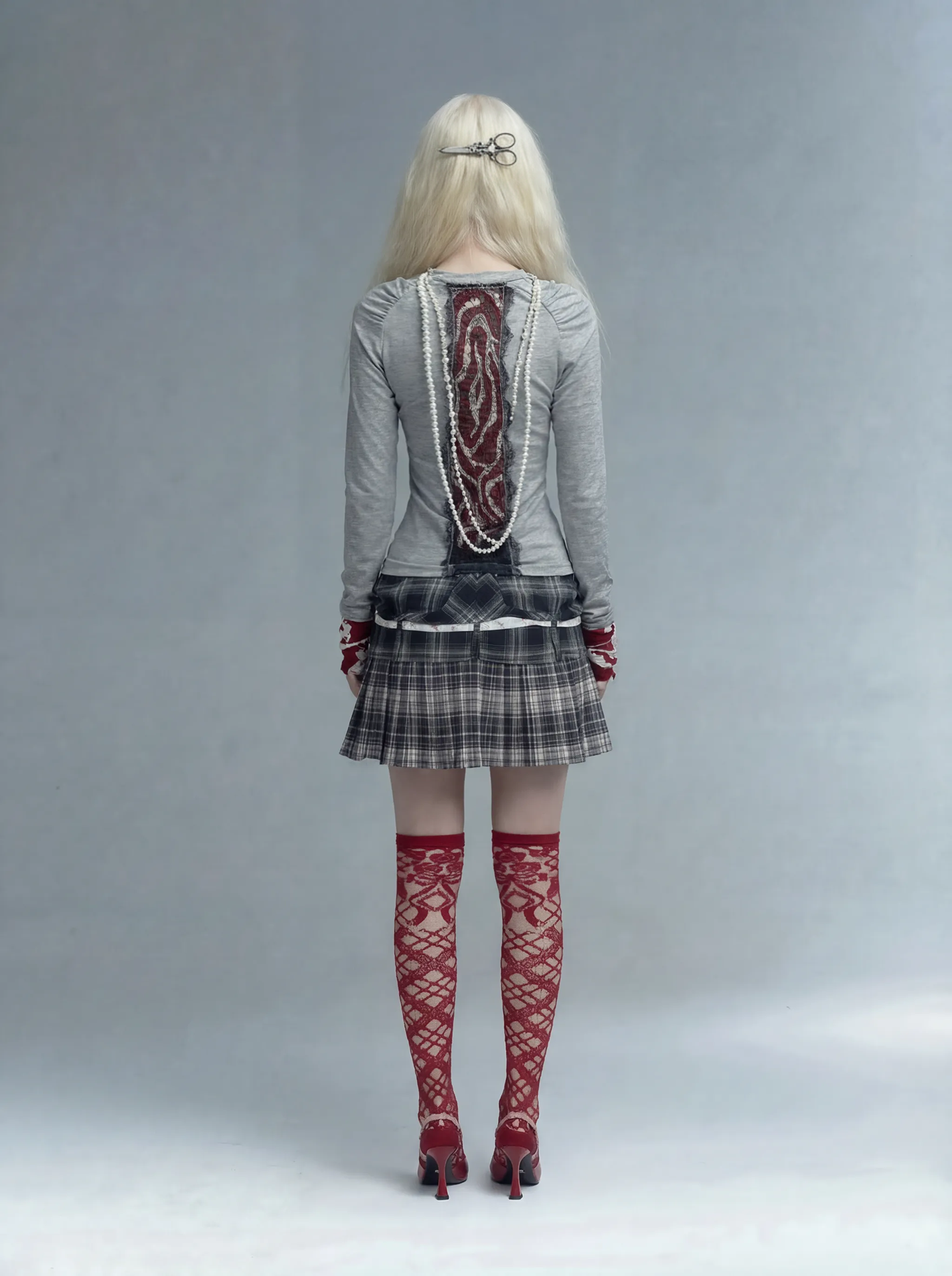 EMOHA Lace Back Graphic Long-Sleeve Tee