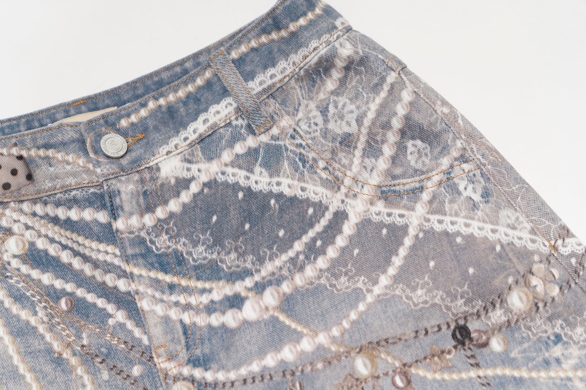 MOF Pearl Chain Graphic Washed Curved Jeans