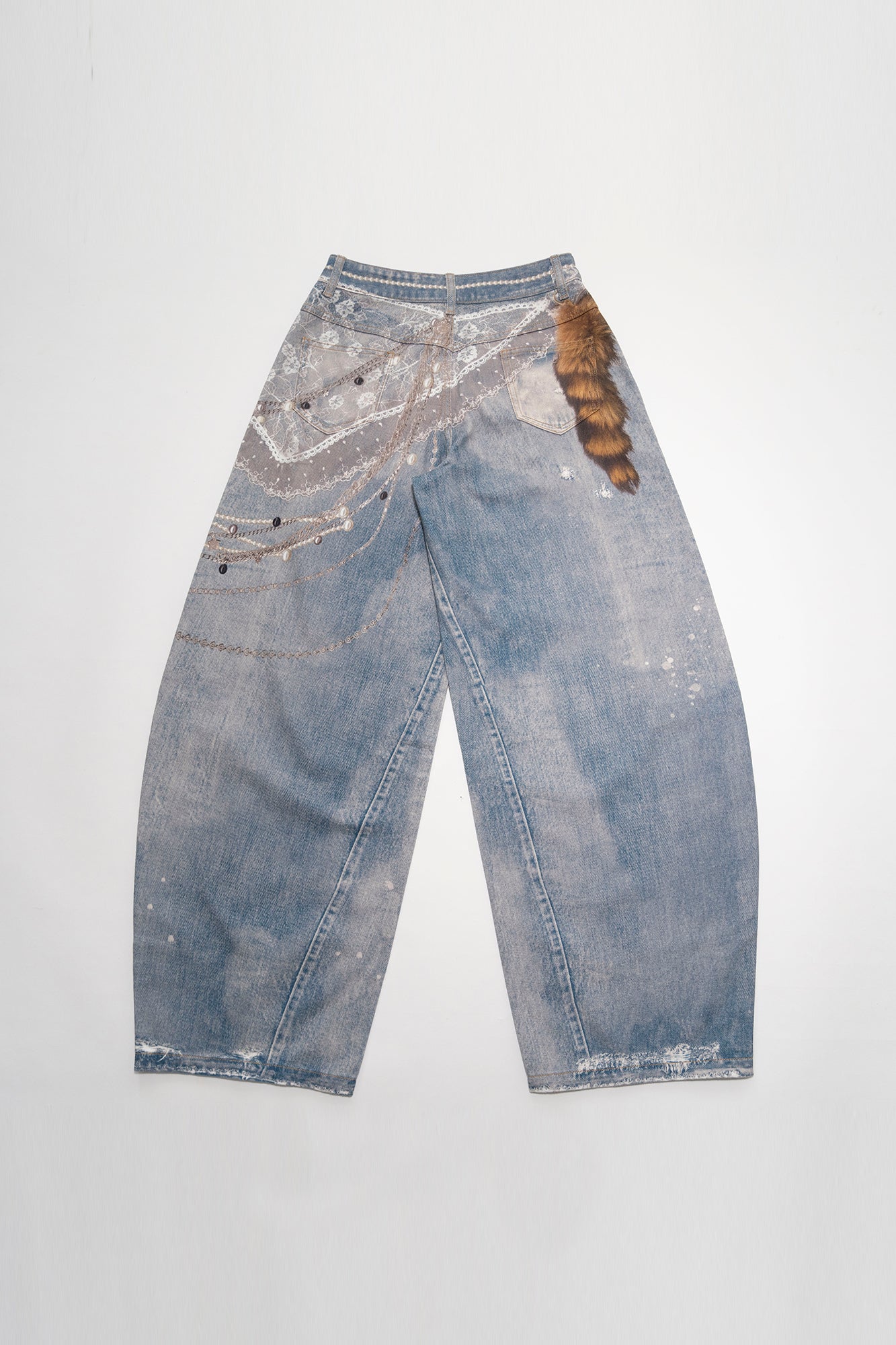 MOF Pearl Chain Graphic Washed Curved Jeans
