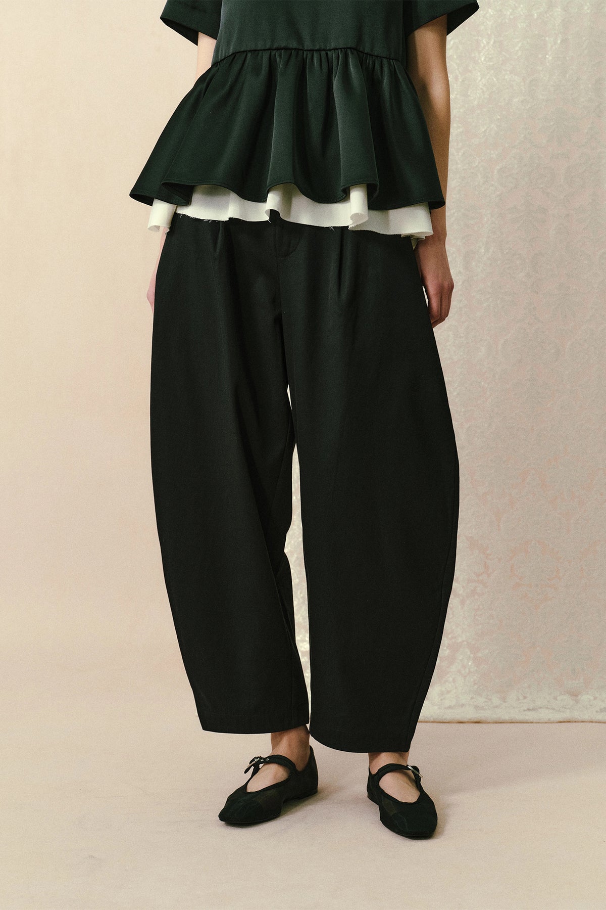 YUANYE Essential Pleated Barrel-Leg Pants