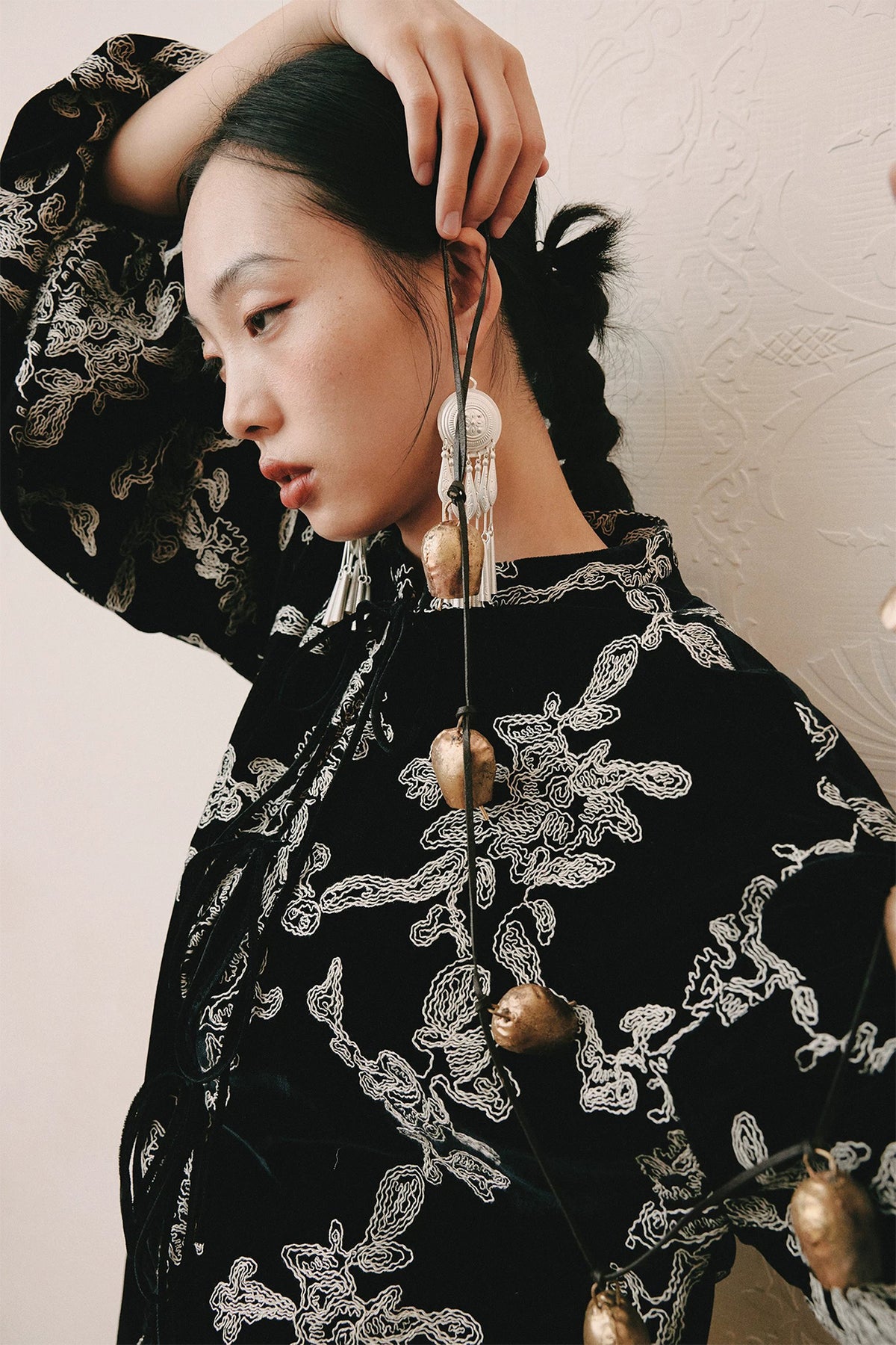 YUANYE Embroidered Velvet Mandarin-Collar Jacket