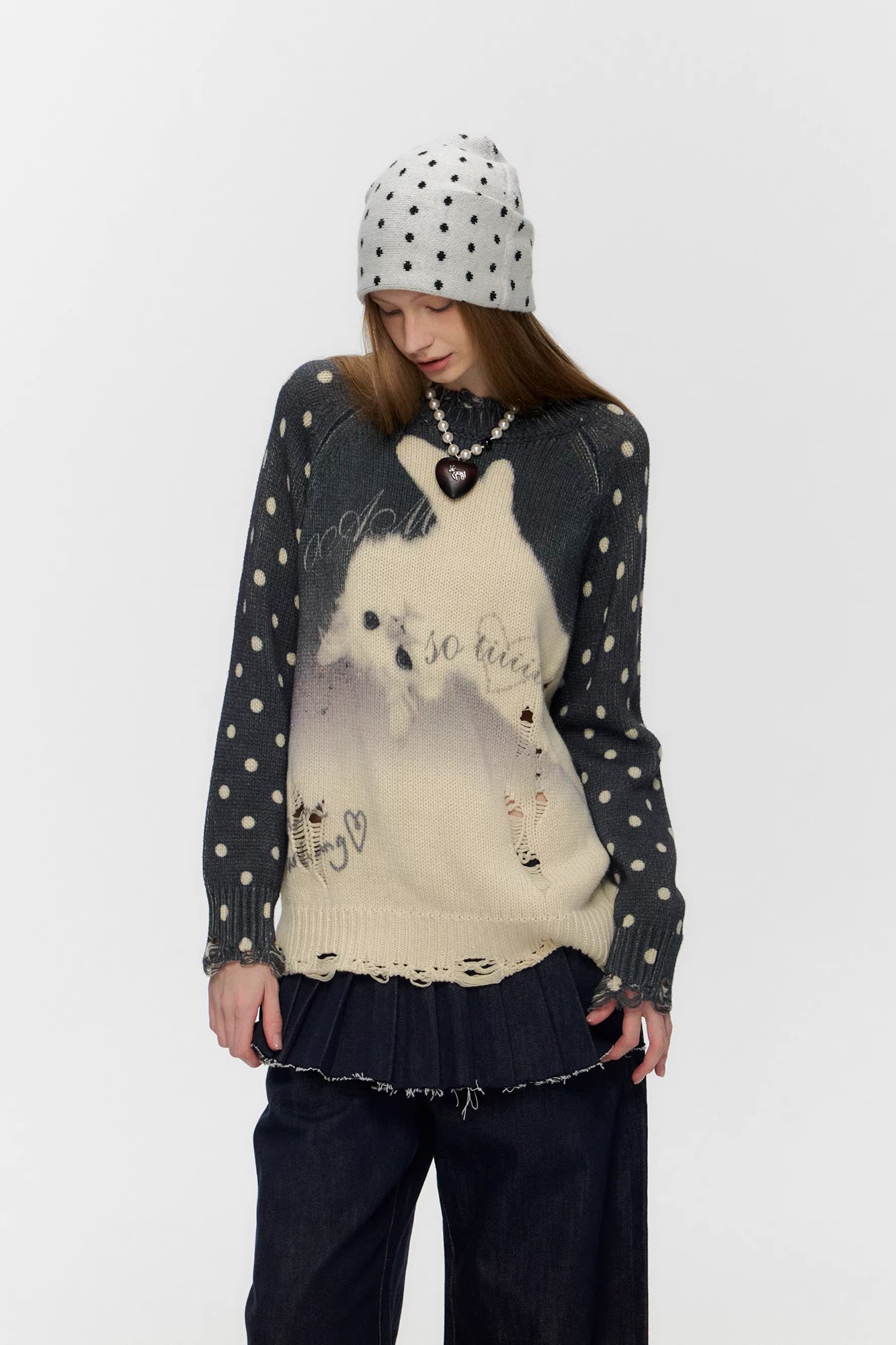 10AMSOTIIIIIIRED Distressed Polka Dot Cat Graphic Sweater