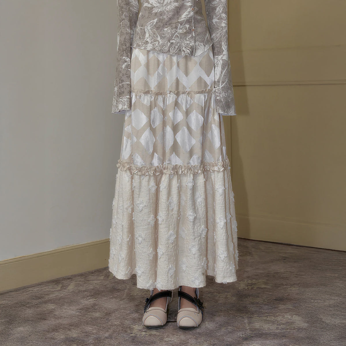SENSELF Diamond Jacquard Tiered Maxi Skirt