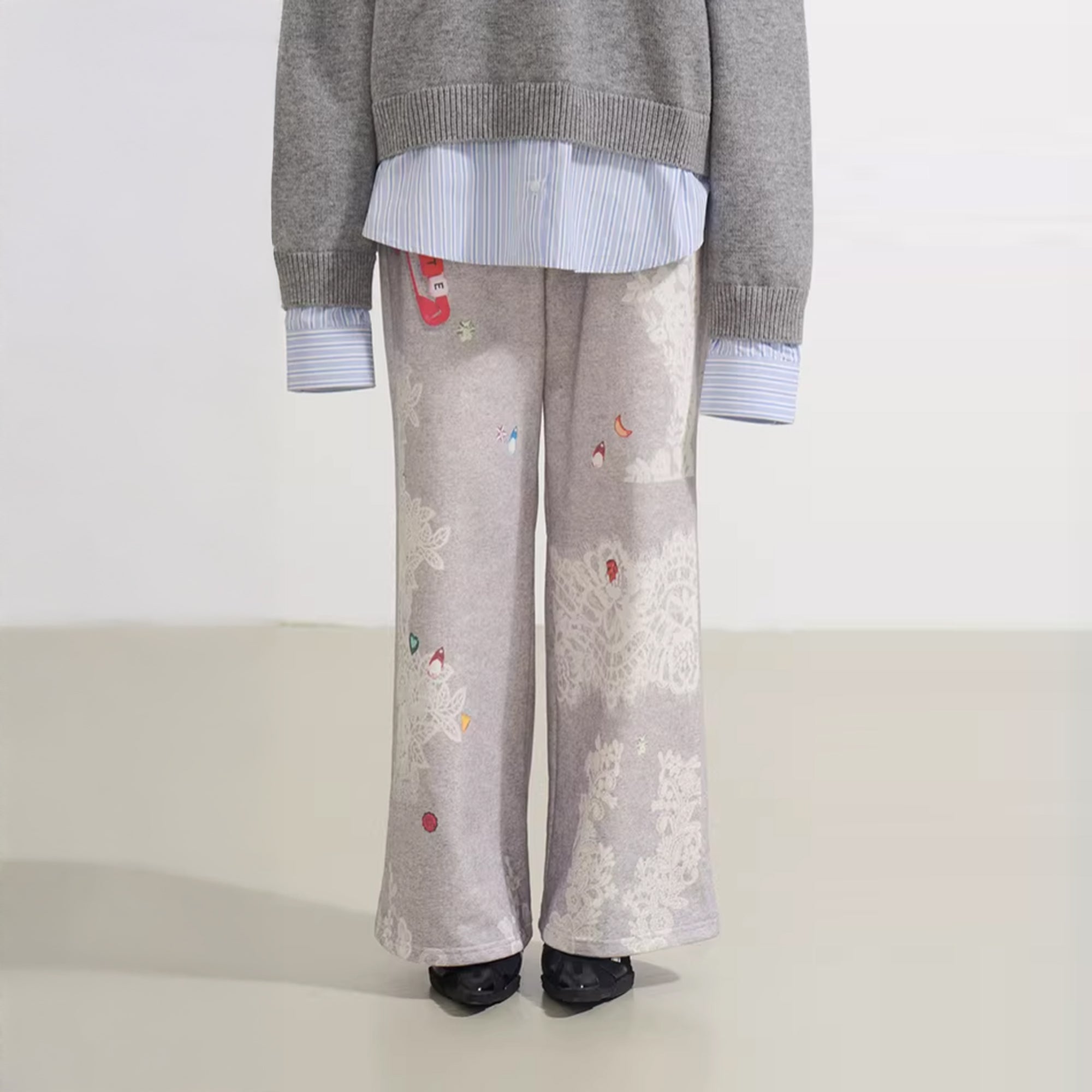 SOFITTE Lace & Chain Full-Print Sweatpants