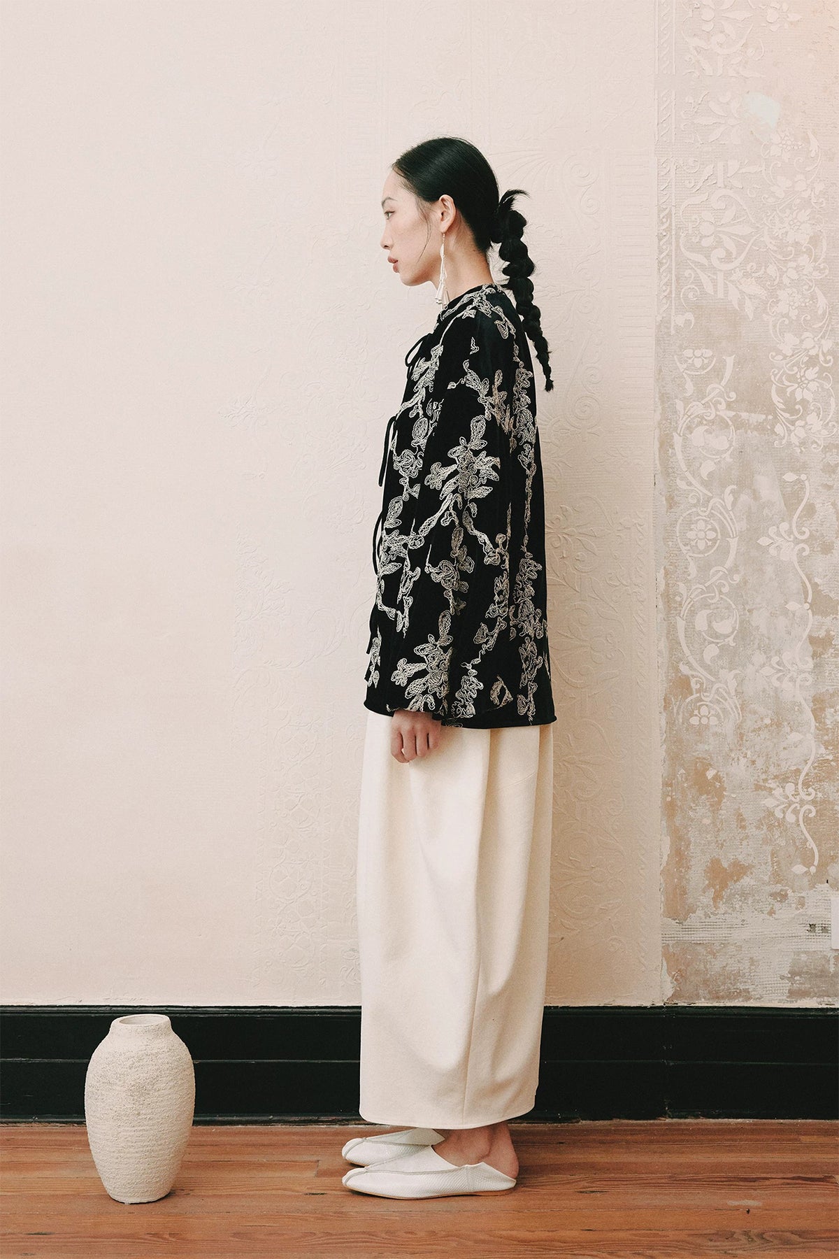 YUANYE Embroidered Velvet Mandarin-Collar Jacket