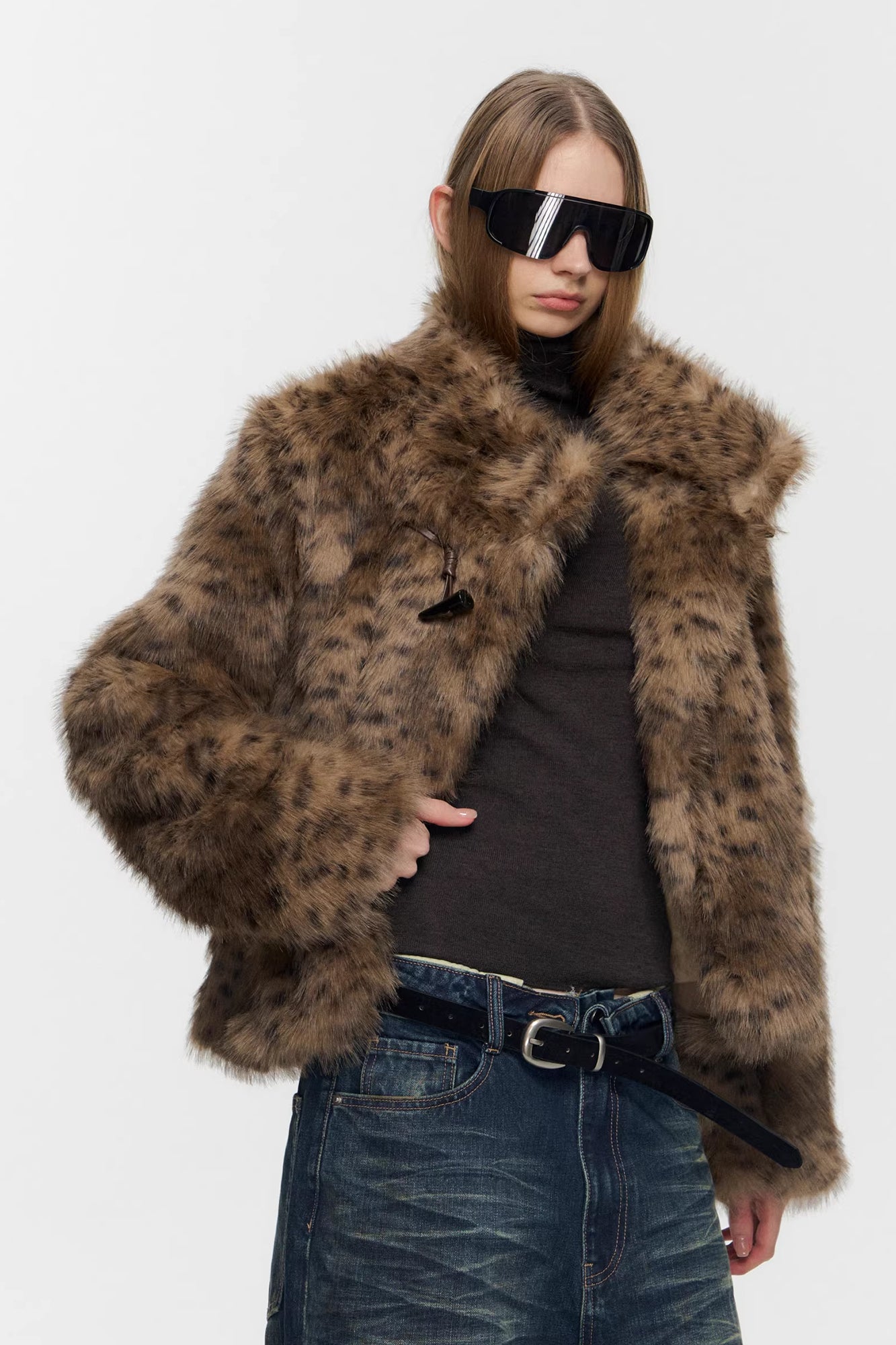 10AMSOTIIIIIIRED Asymmetrical Front Toggle Faux Fur Jacket
