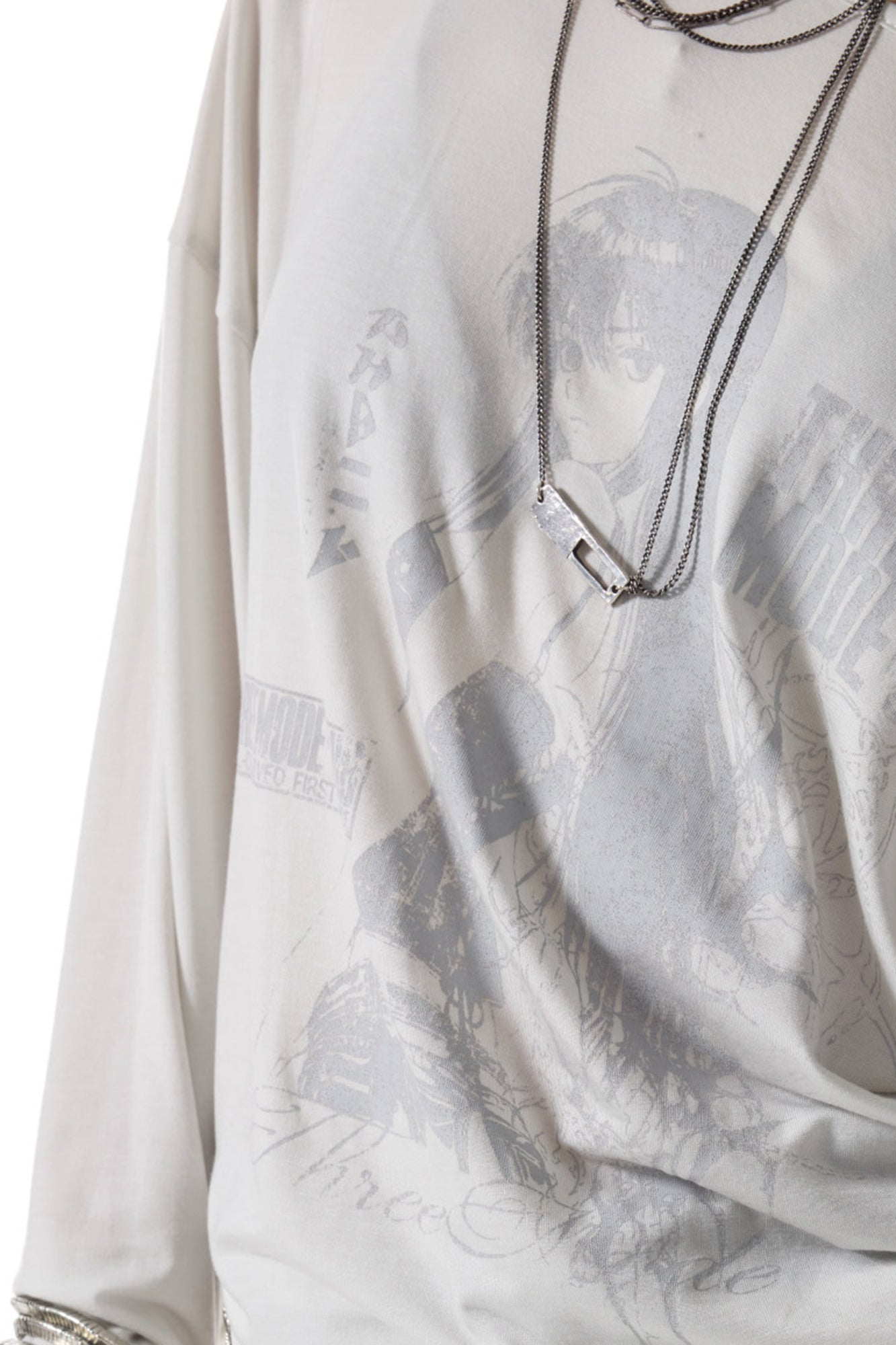 3MODE Retro Off-Shoulder Graphic Long-Sleeve Tee