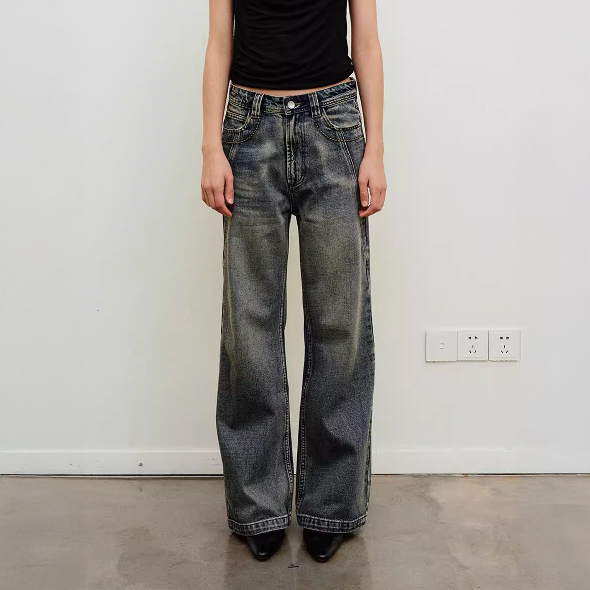 NEVERSEEZ Curved-Yoke Washed Wide-Leg Jeans