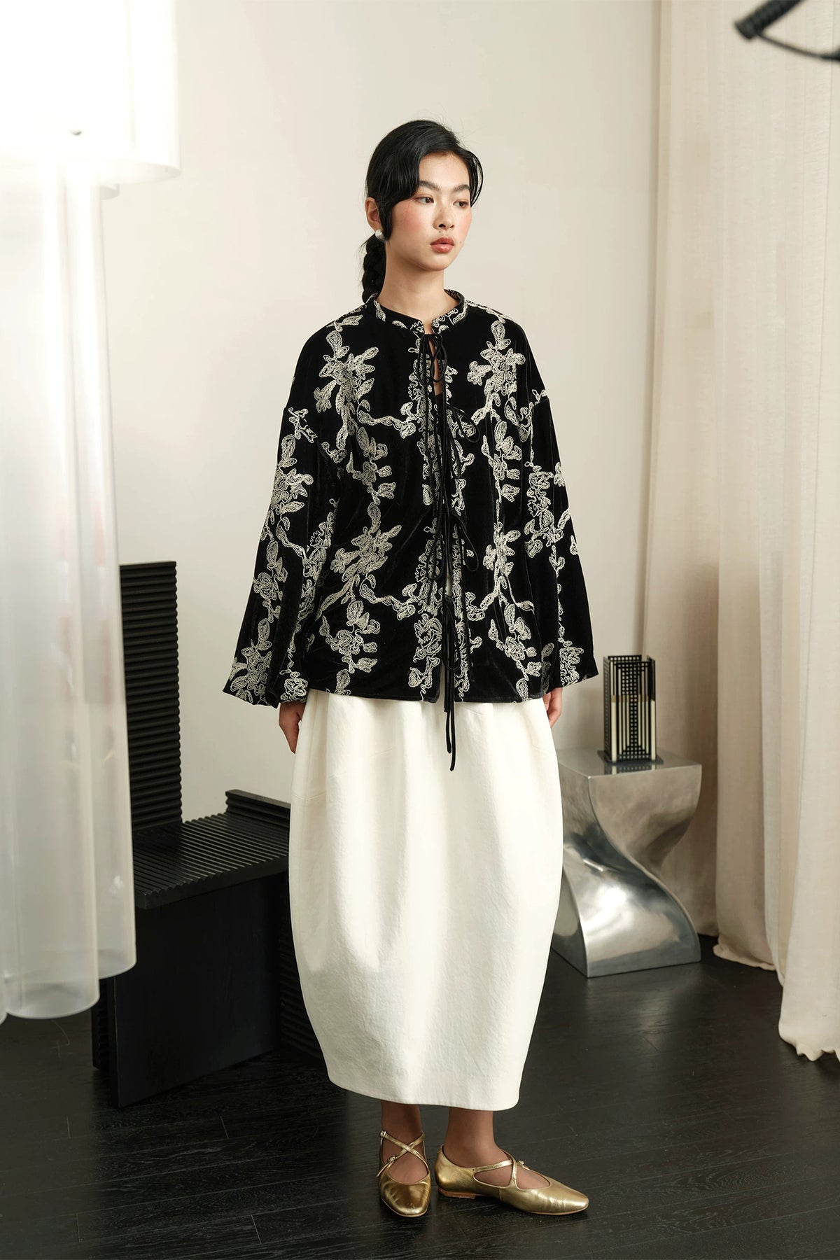 YUANYE Embroidered Velvet Mandarin-Collar Jacket