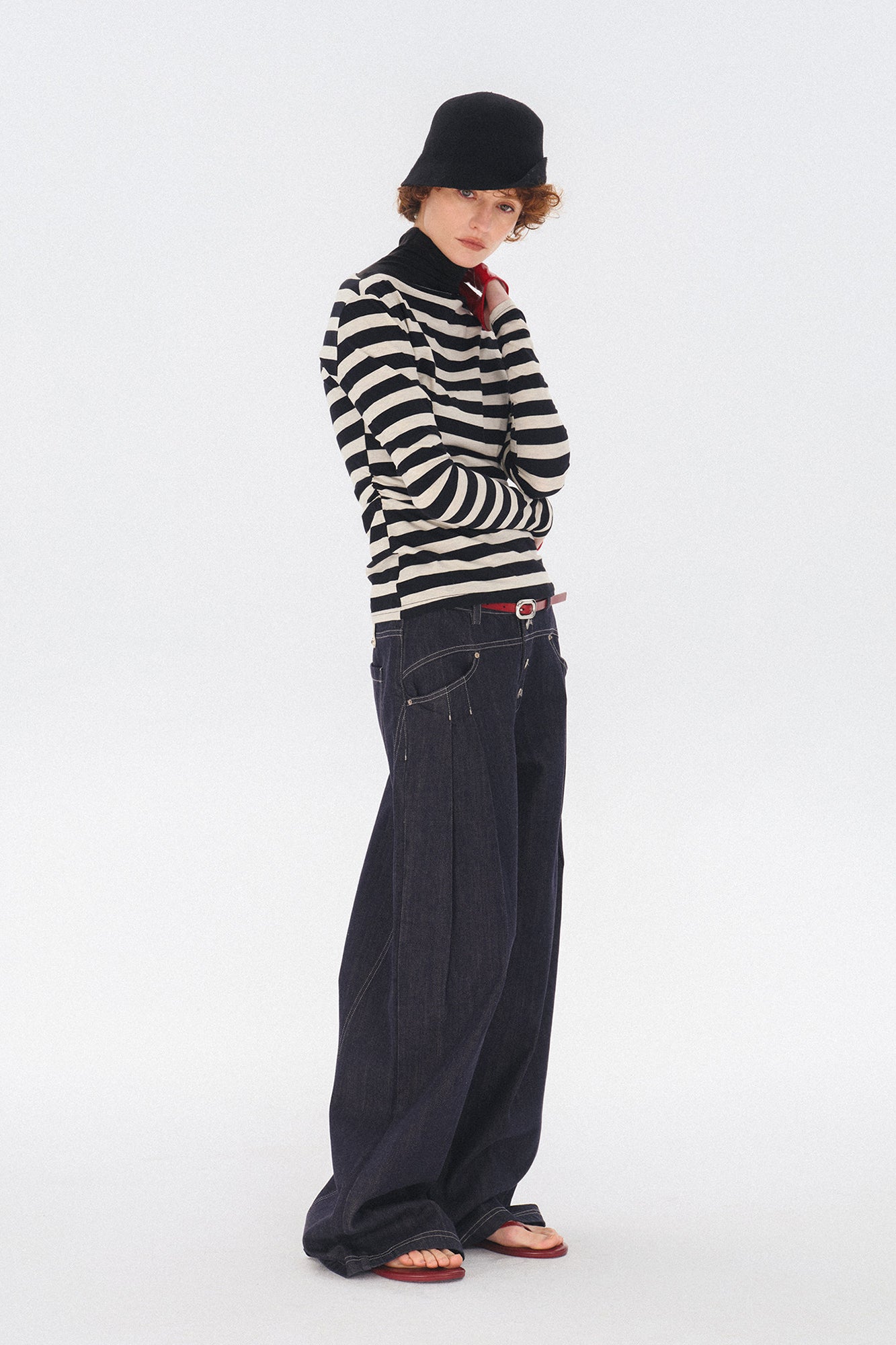 COSTUSTOOT Button-Fly Pleated Wide-Leg Jeans