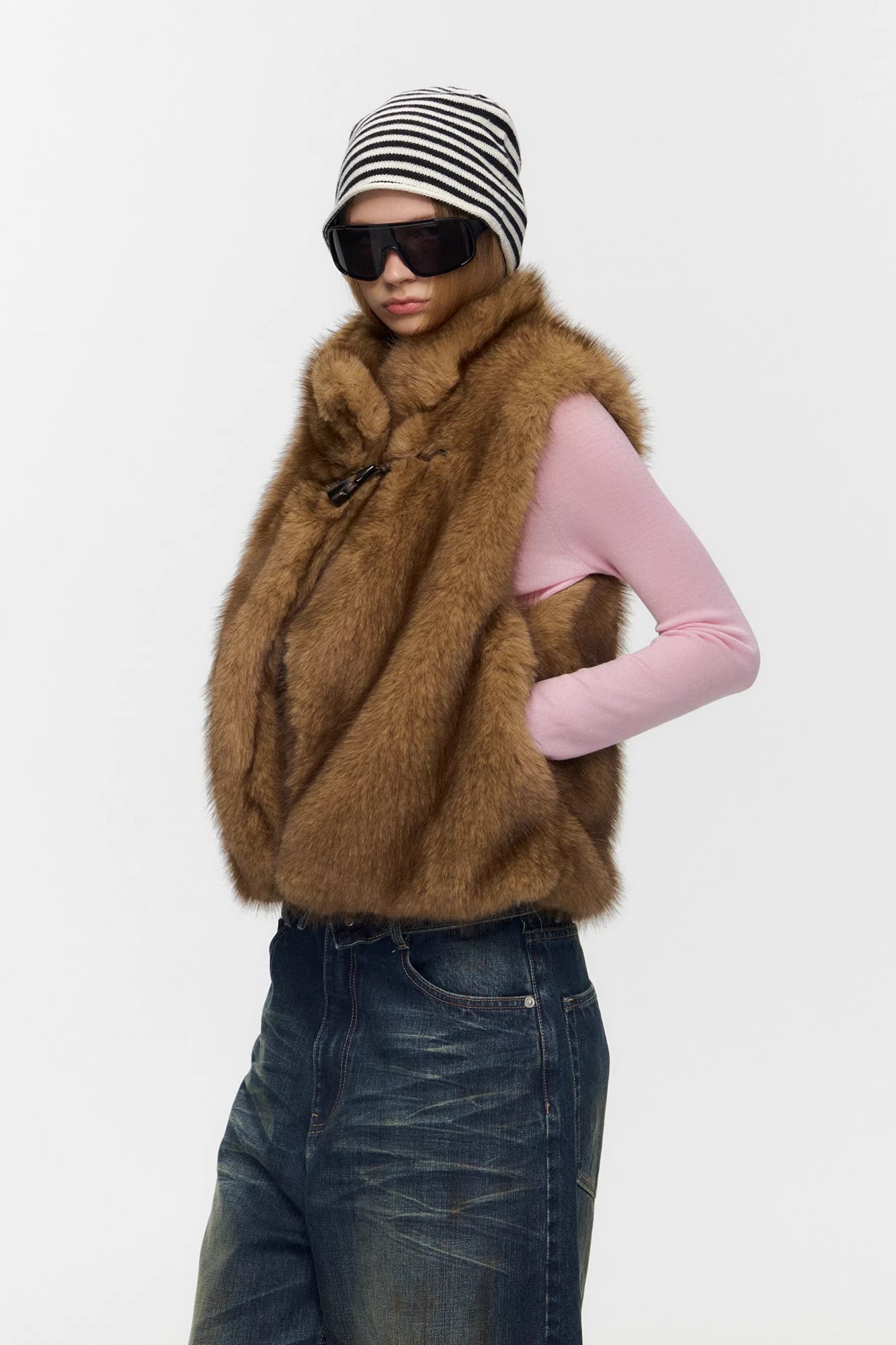 10AMSOTIIIIIIRED Asymmetrical Front Toggle Faux Fur Vest