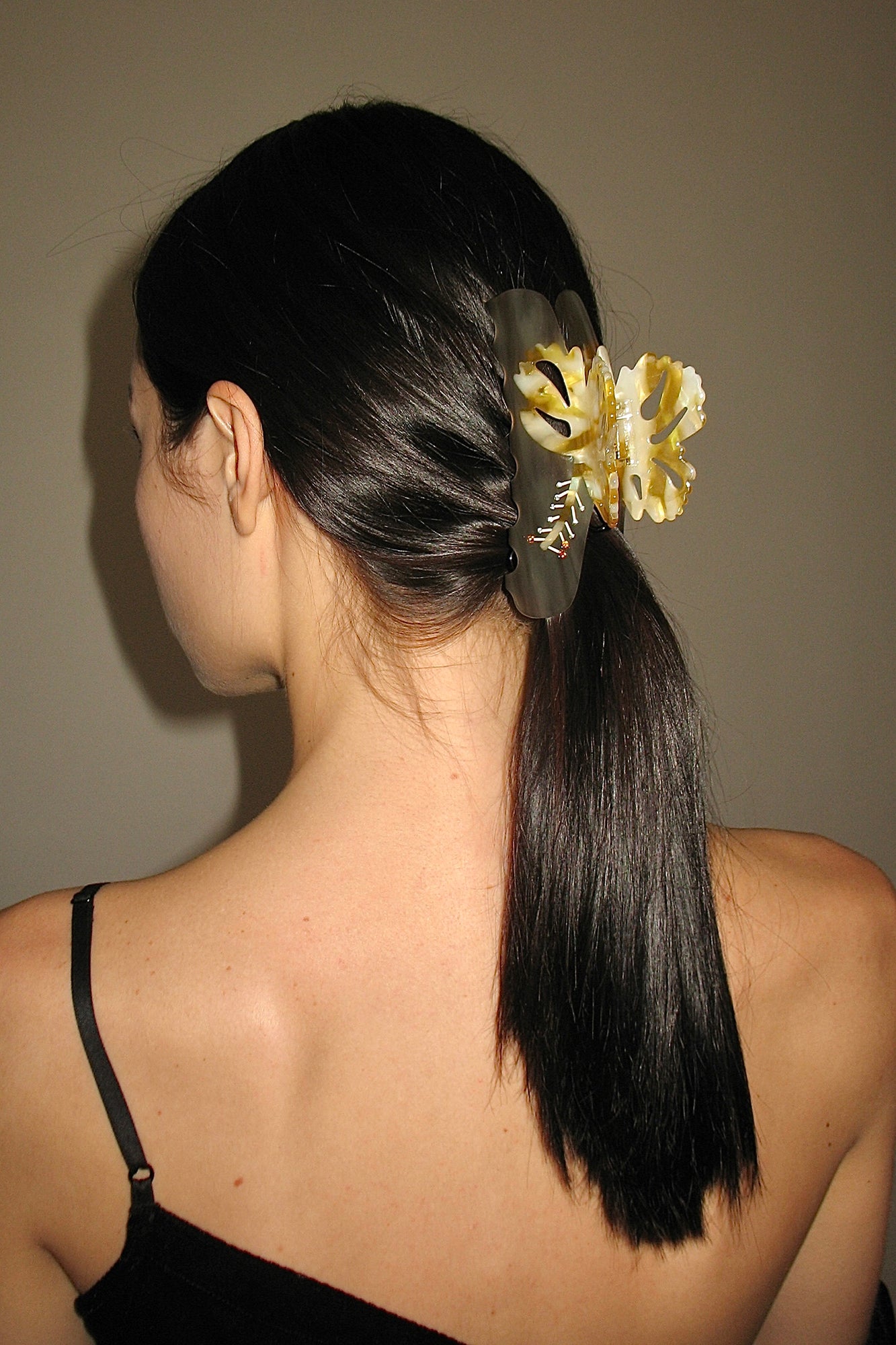 SCARLET SAGE Crystal-Embellished Hibiscus Acetate Claw Clip