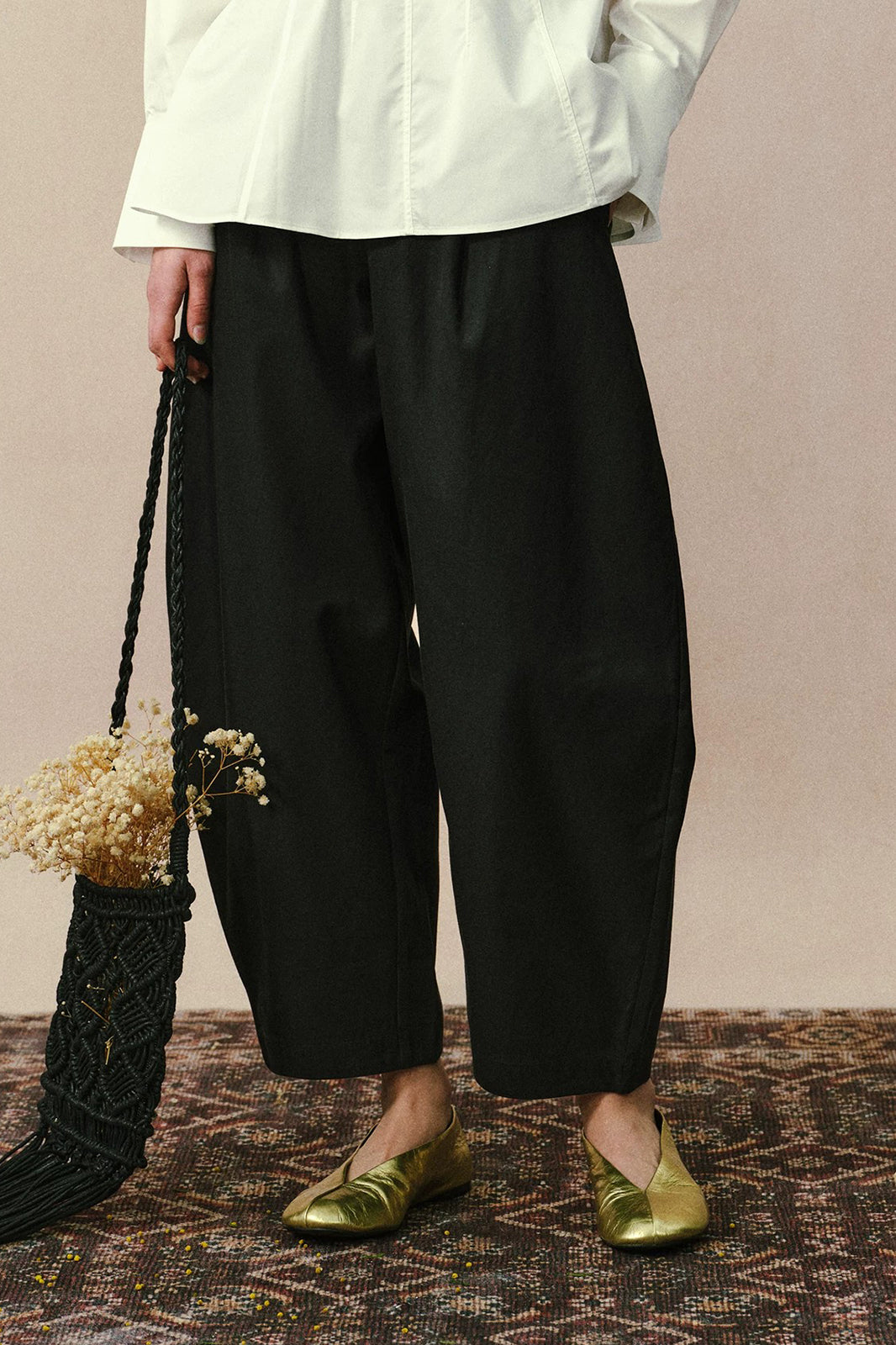 YUANYE Essential Pleated Barrel-Leg Pants
