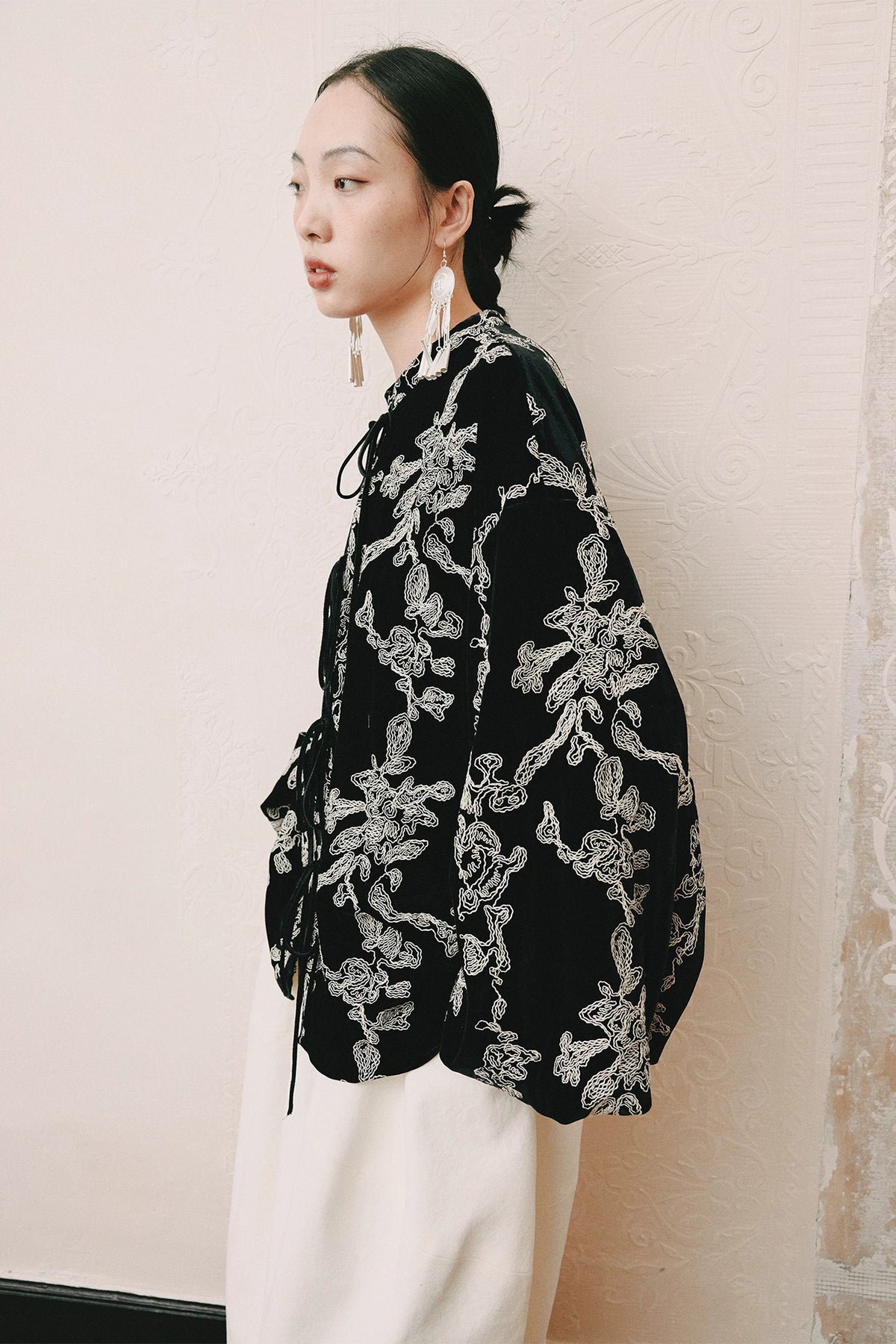 YUANYE Embroidered Velvet Mandarin-Collar Jacket