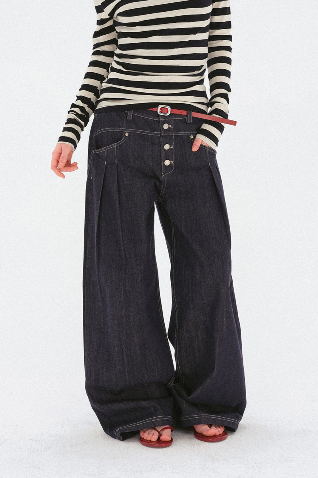 COSTUSTOOT Button-Fly Pleated Wide-Leg Jeans
