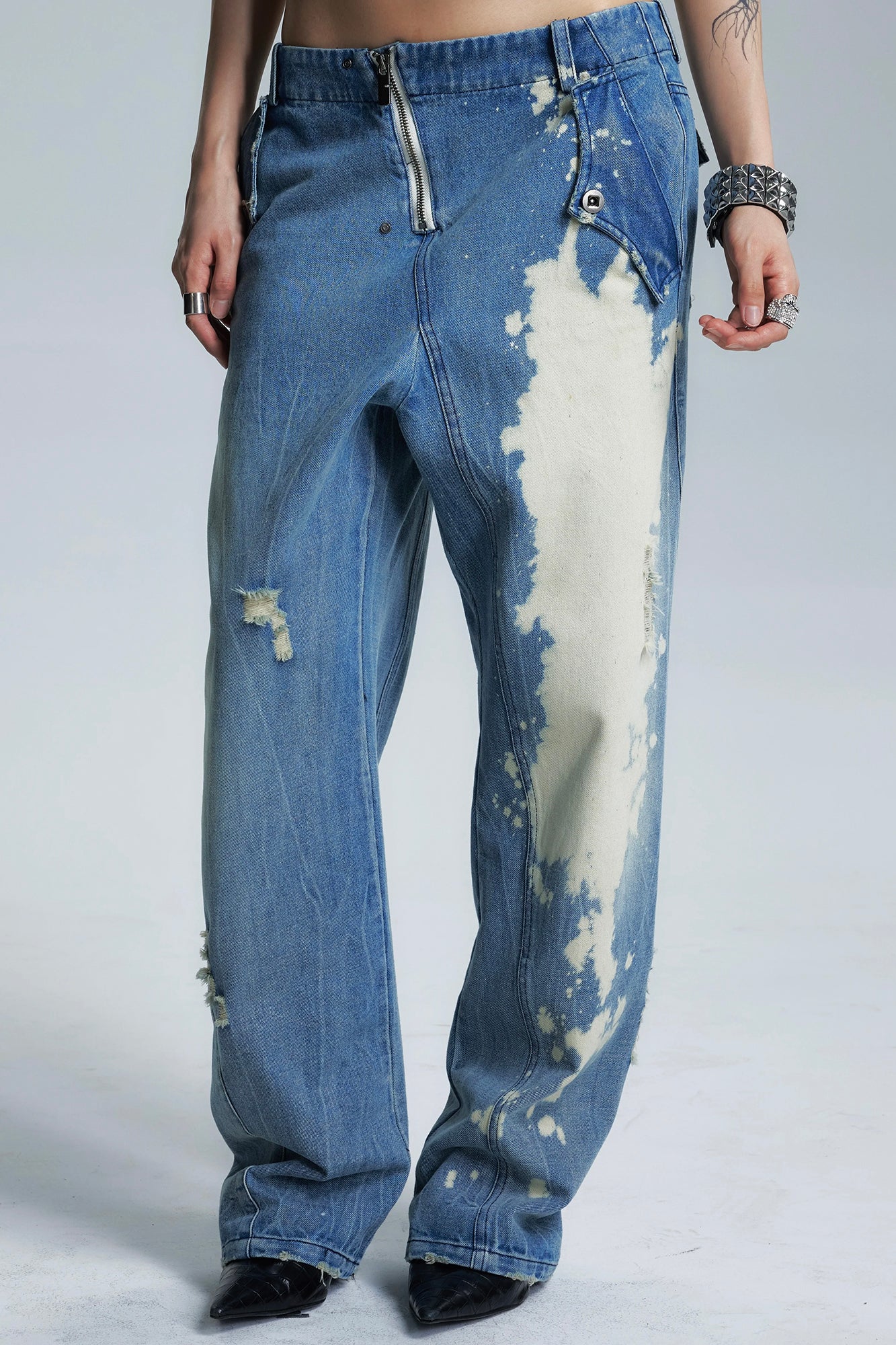 NONAME SPACE Bleached Distressed Panel Oversized Jeans