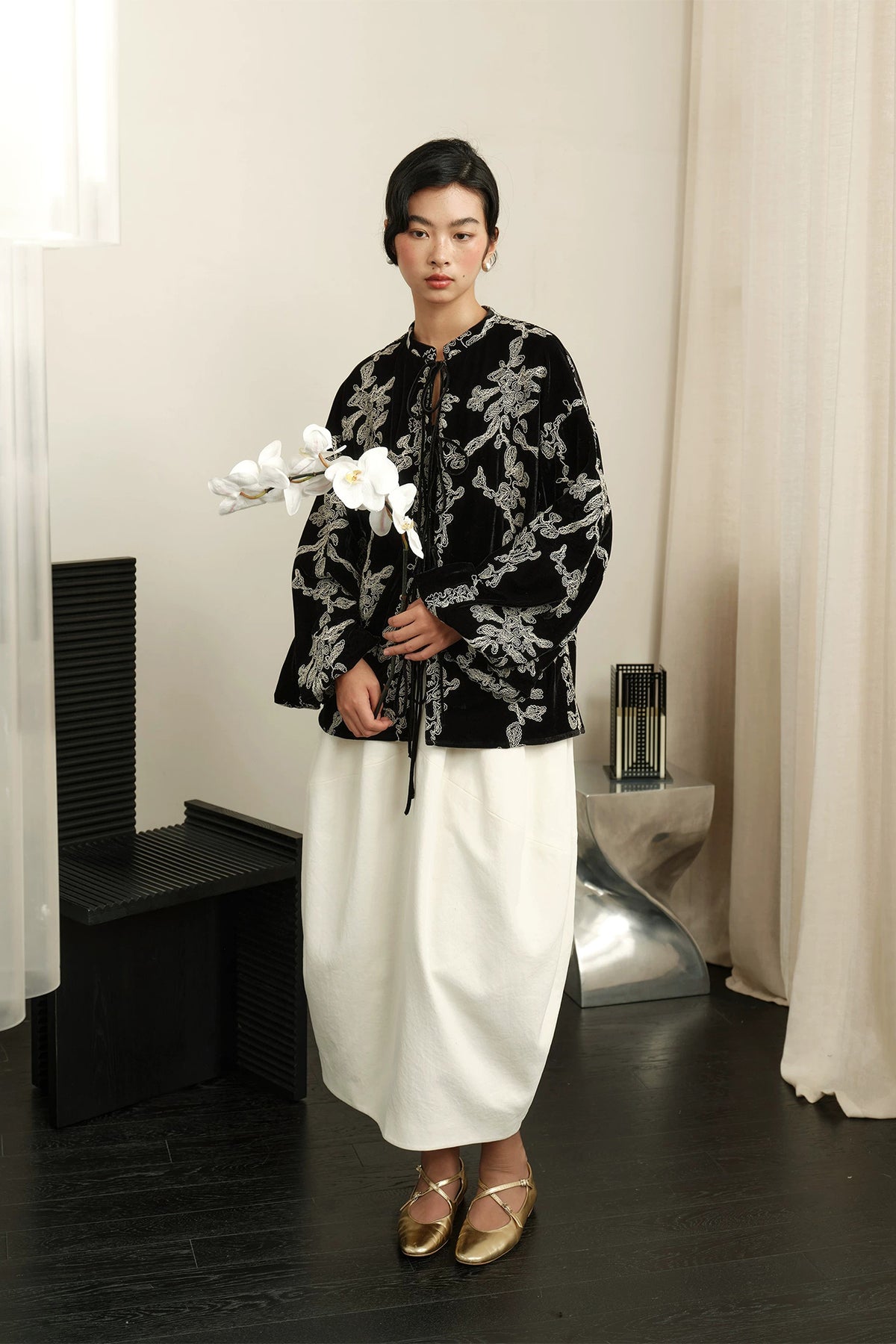 YUANYE Embroidered Velvet Mandarin-Collar Jacket