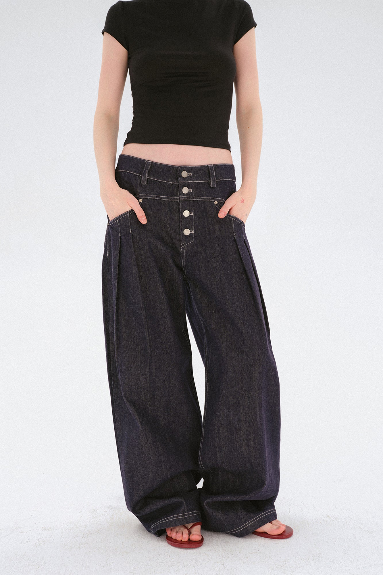 COSTUSTOOT Button-Fly Pleated Wide-Leg Jeans