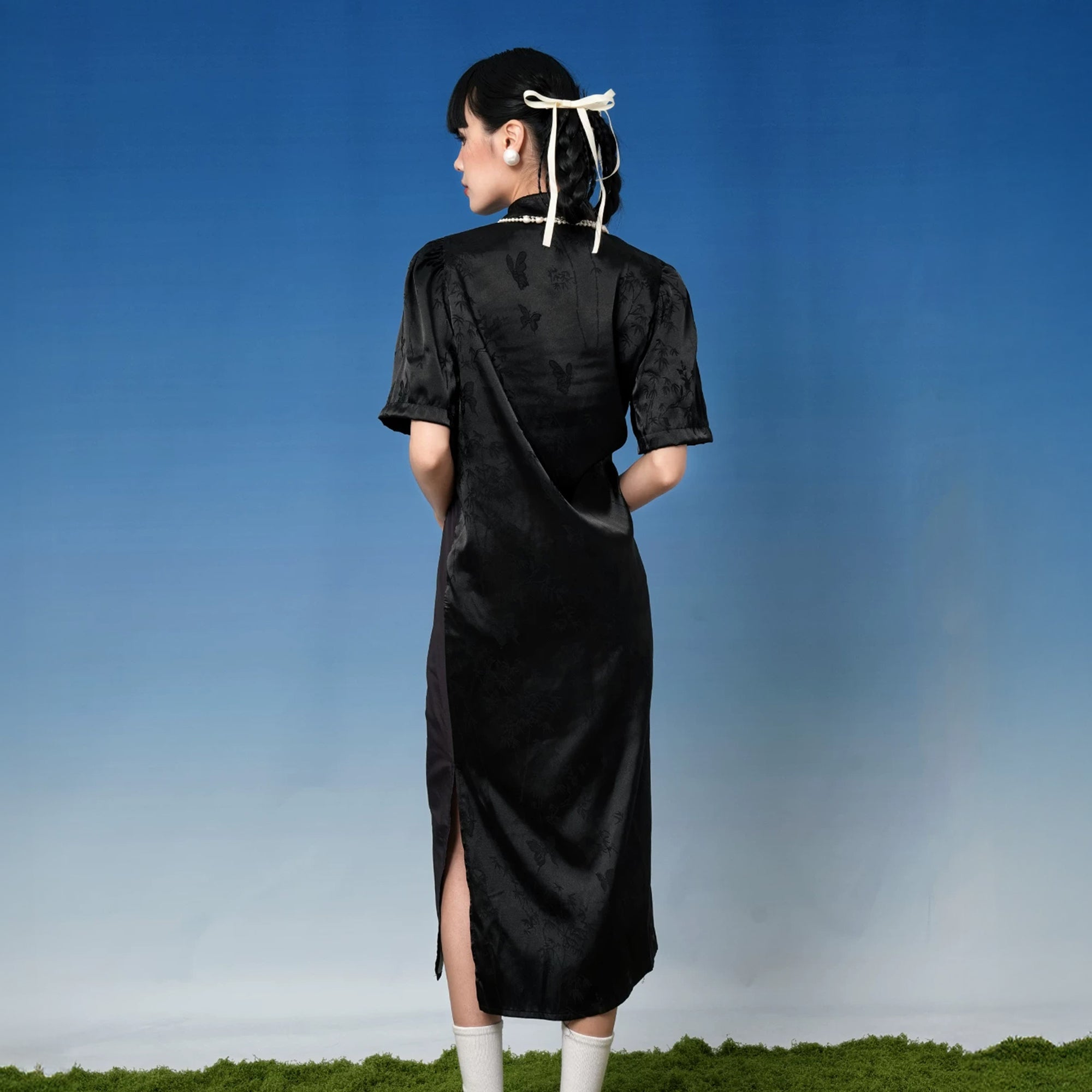 NOPMOB Pearl Graphic Drawstring Midi Dress