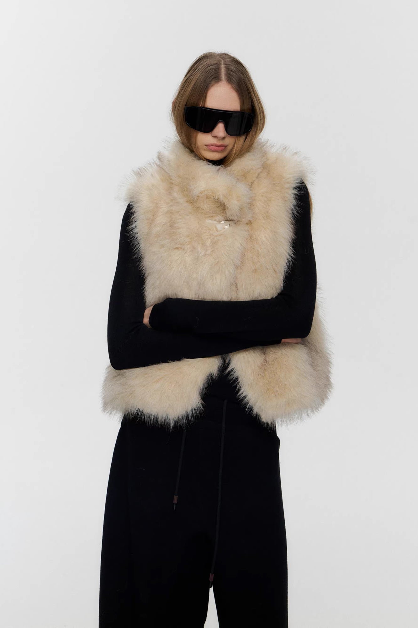 10AMSOTIIIIIIRED Asymmetrical Front Toggle Faux Fur Vest