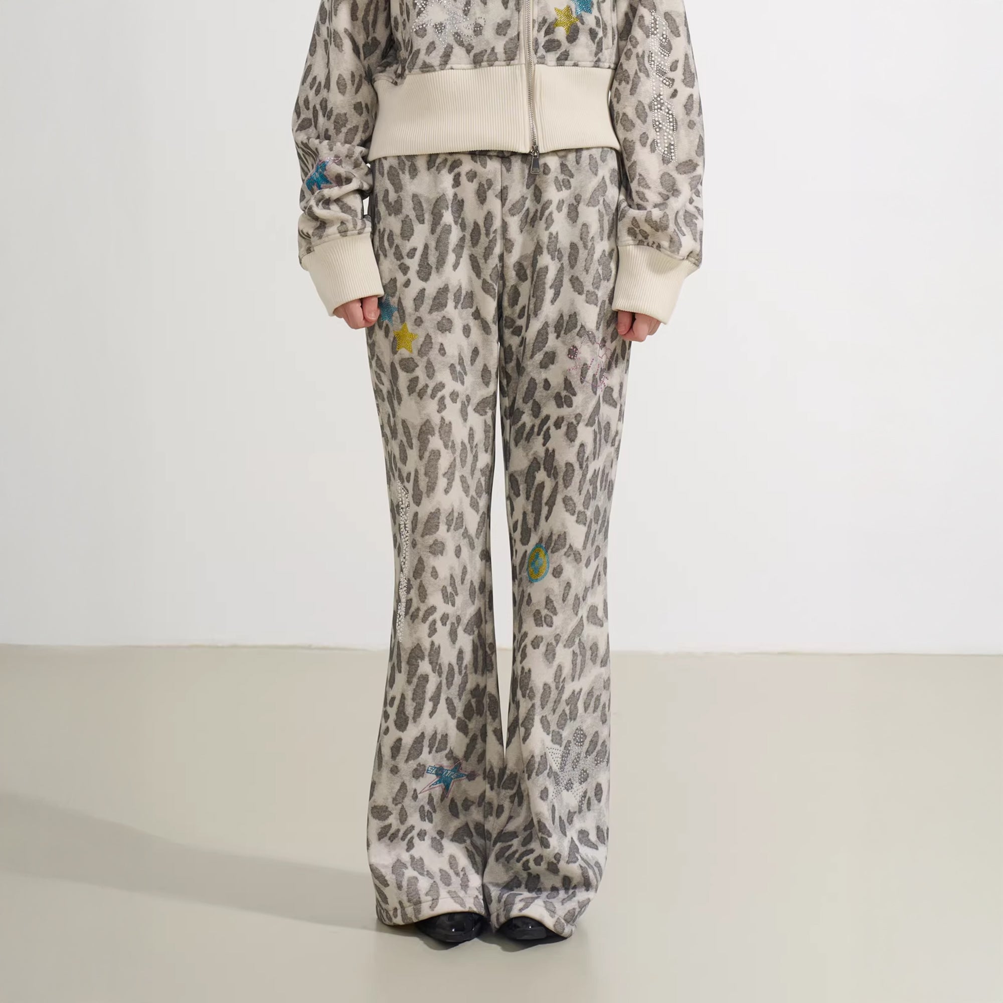 SOFITTE Full-Print Leopard Diamond Flared Sweatpants
