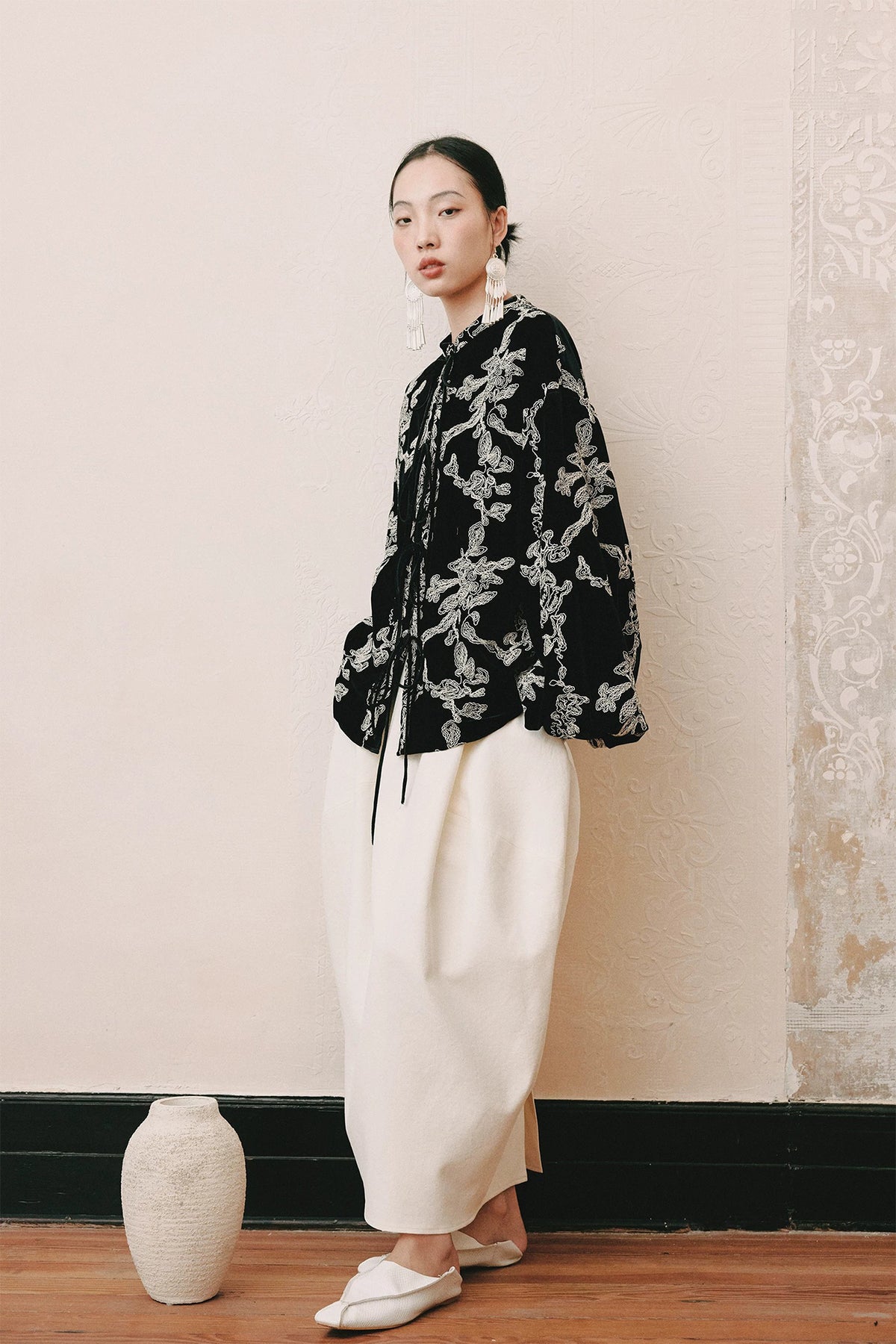 YUANYE Embroidered Velvet Mandarin-Collar Jacket