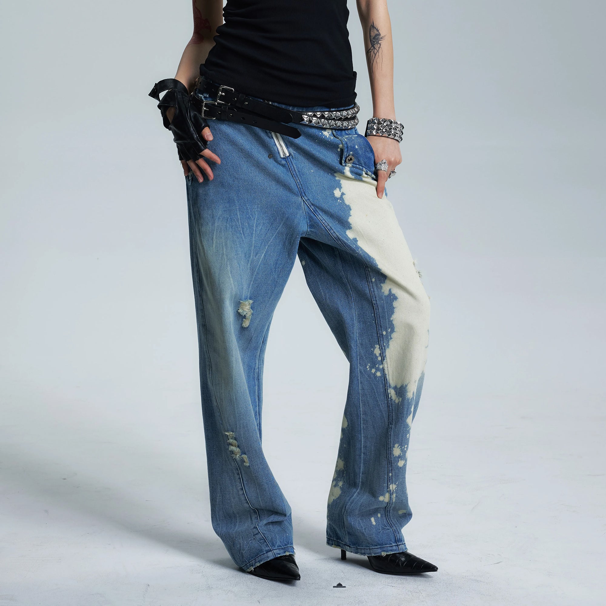 NONAME SPACE Bleached Distressed Panel Oversized Jeans