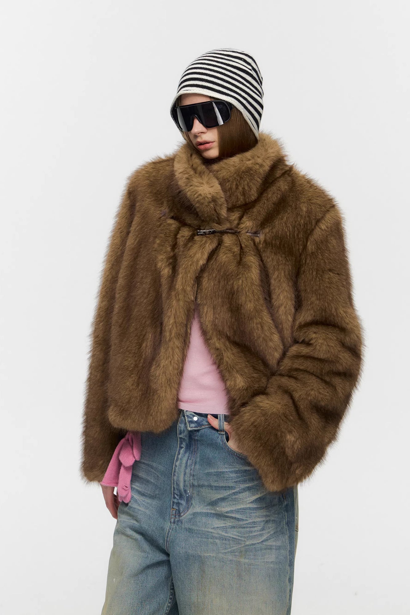 10AMSOTIIIIIIRED Asymmetrical Front Toggle Faux Fur Jacket