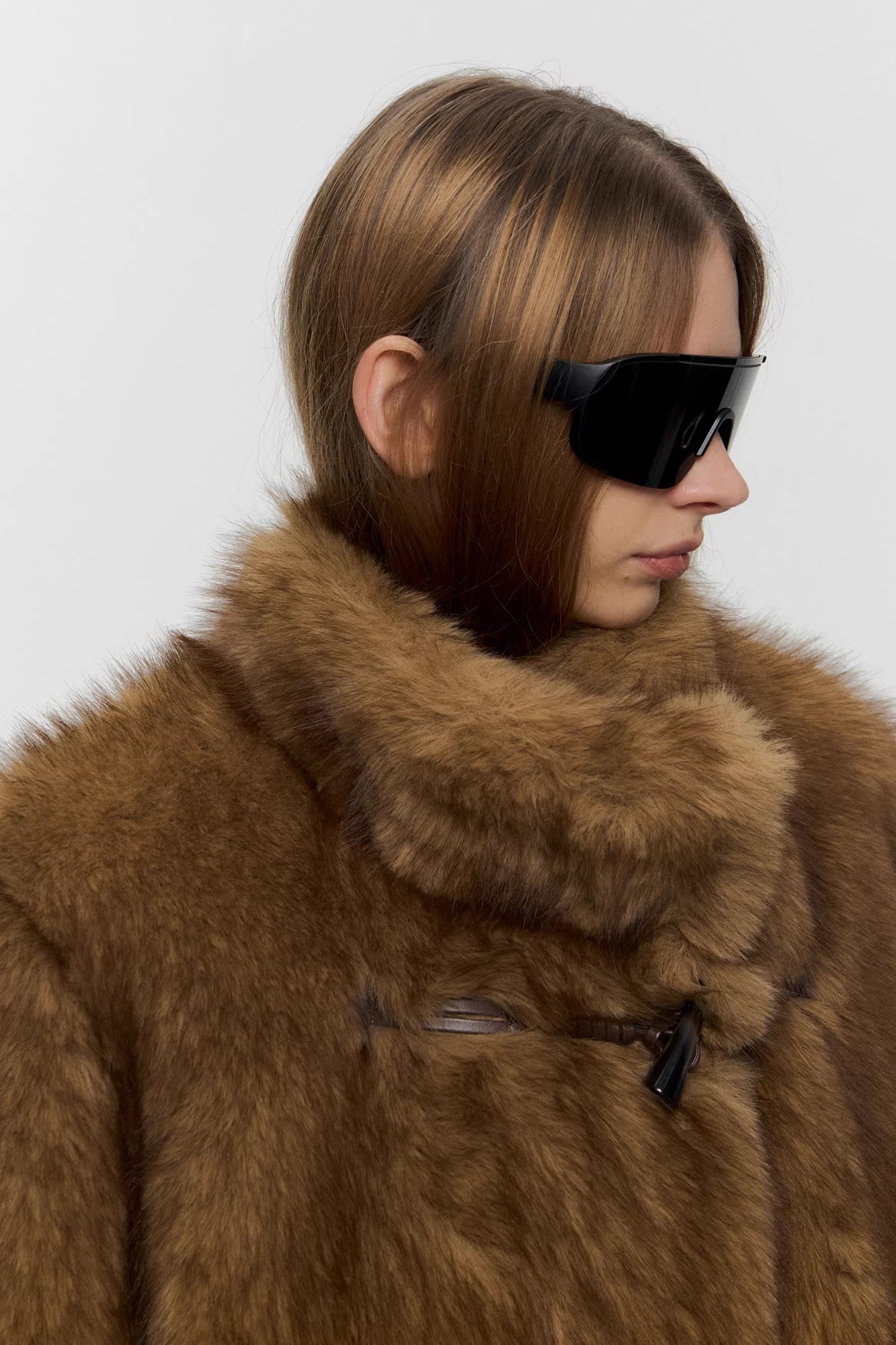 10AMSOTIIIIIIRED Asymmetrical Front Toggle Faux Fur Jacket